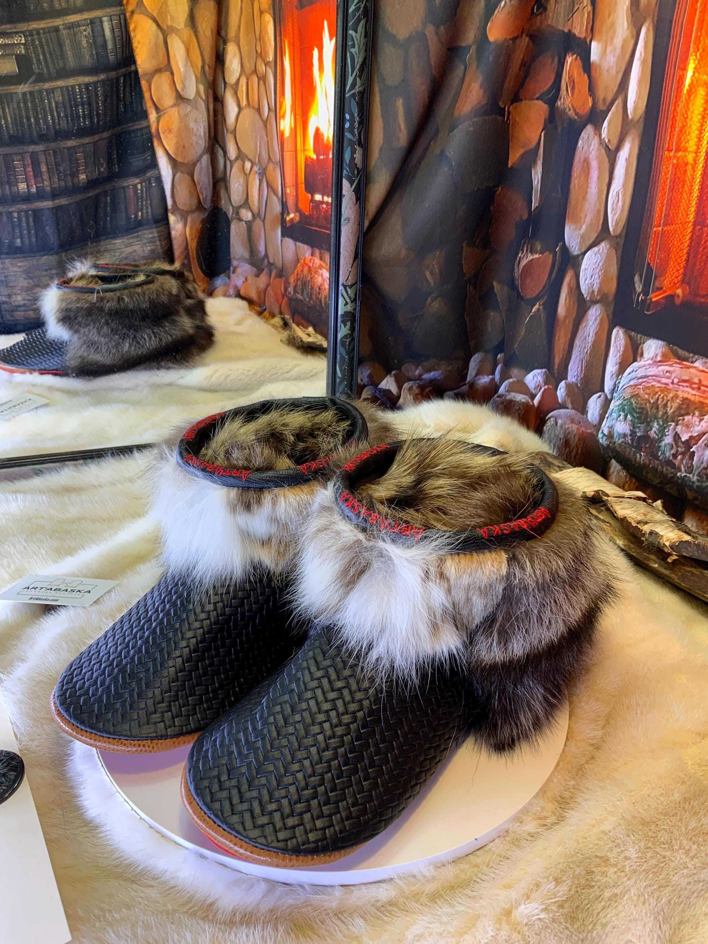 Mocassin d’intérieur Les Sylvie – pointure 10 homme – cuir italien & fourrure recyclée – fait à la main au Québec, pièce unique