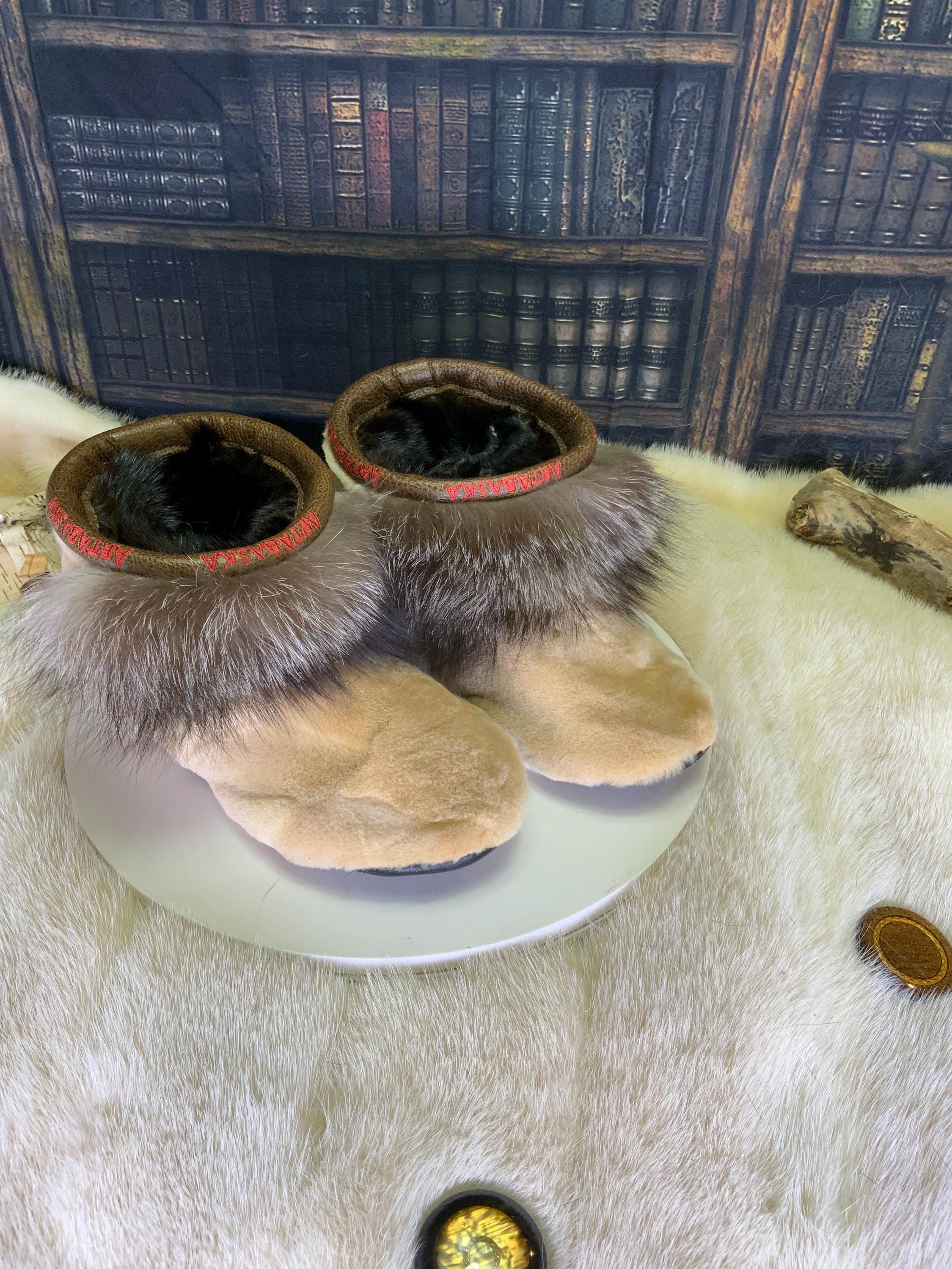 Mocassins d’intérieur Aline pointure 6 femme fourrure recyclée vison raton renard argenté fait à la main Québec pantoufles luxe