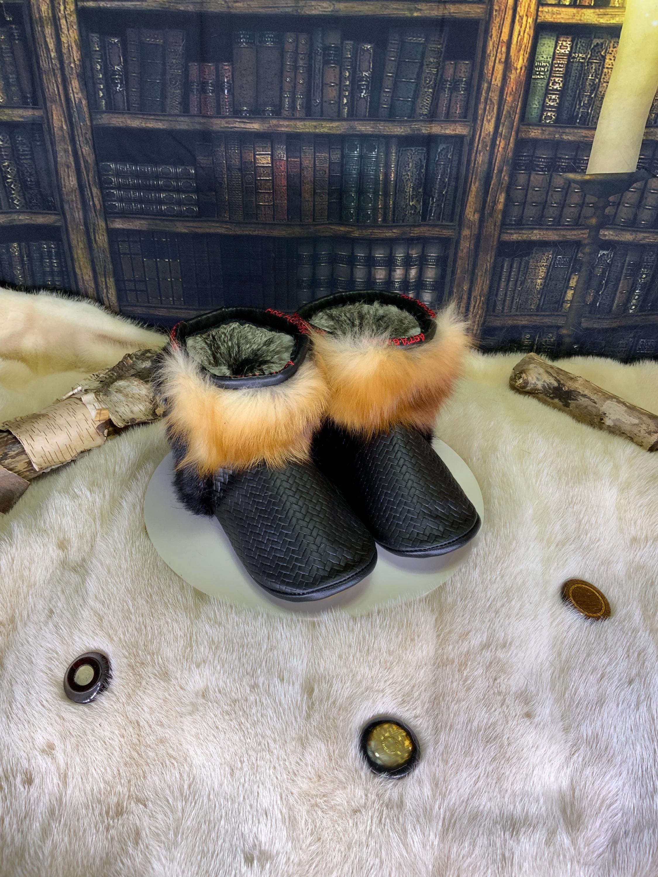 Mocassins d’intérieur Claudine pour femme 8 en cuir italien chevron et fourrures recyclées – faits à la main au Québec