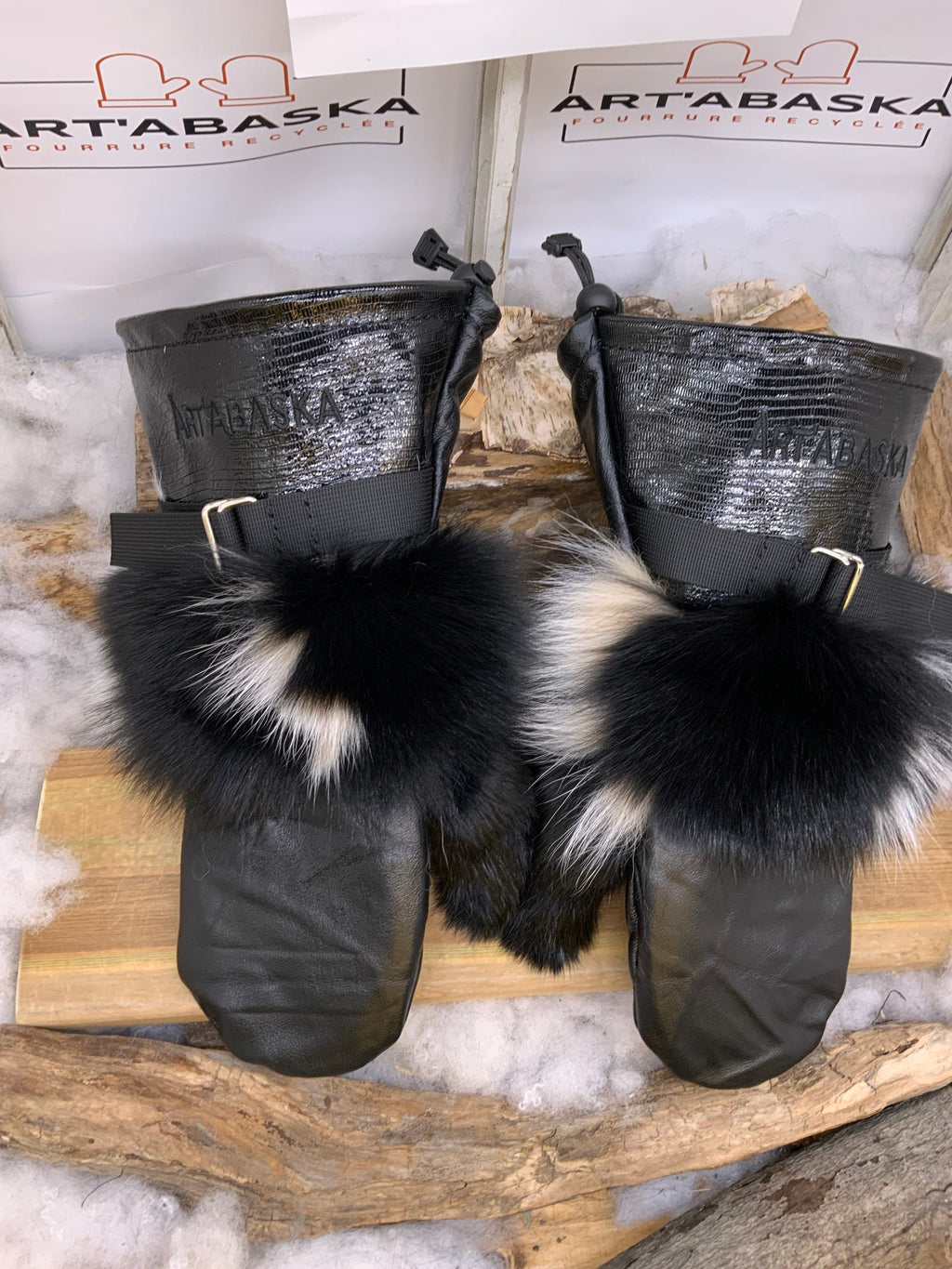 Mitaines Irène Large édition cuir noir embossé renard patchwork lapin recyclés fait main Québec pièce unique chaude et élégante