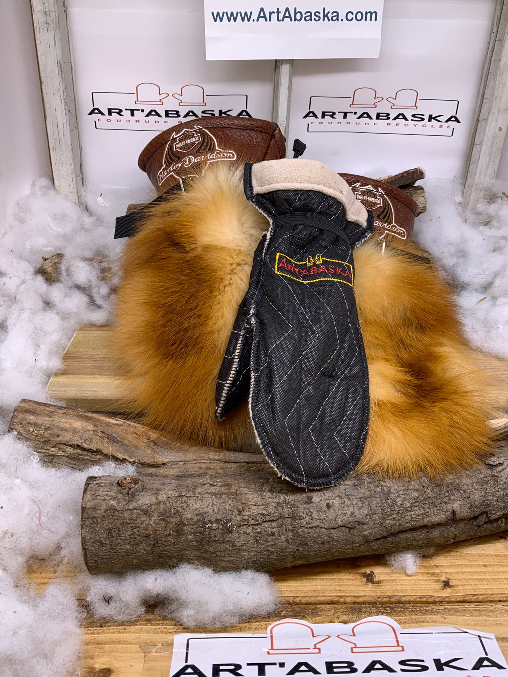 Mitaines Les Reine – Medium, édition Harley Davidson, renard roux patchwork et vison brun, cuir brun vieilli et noir, fait à la main Québec