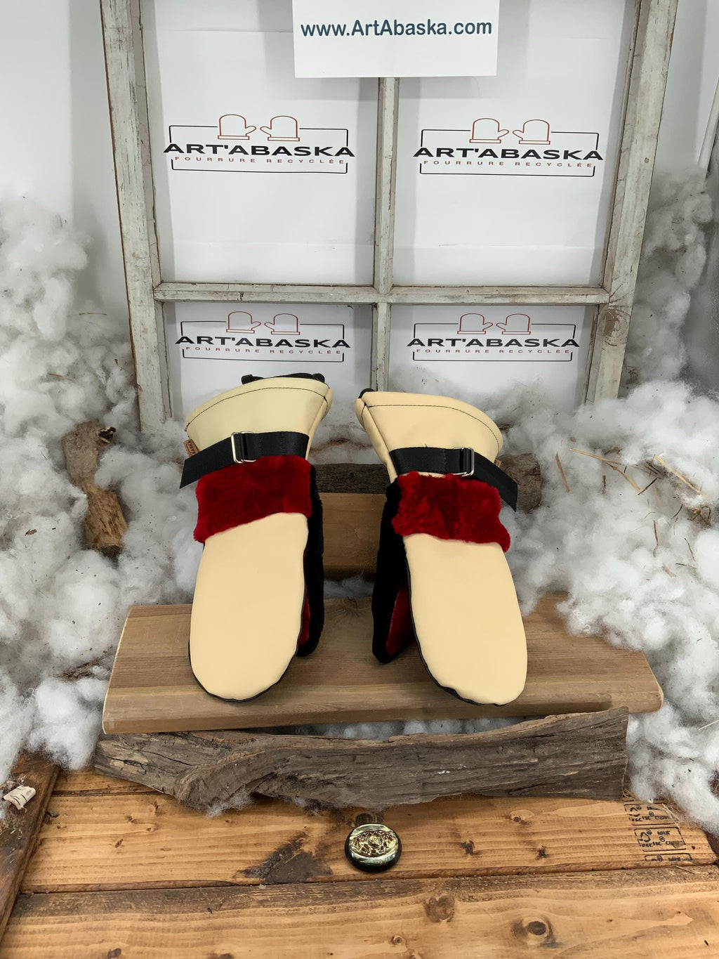 Mitaines Irène Medium - Cuir et fourrures recyclées vison noir et rouge, cuir crème et noir, pièce unique fait à la main Québec
