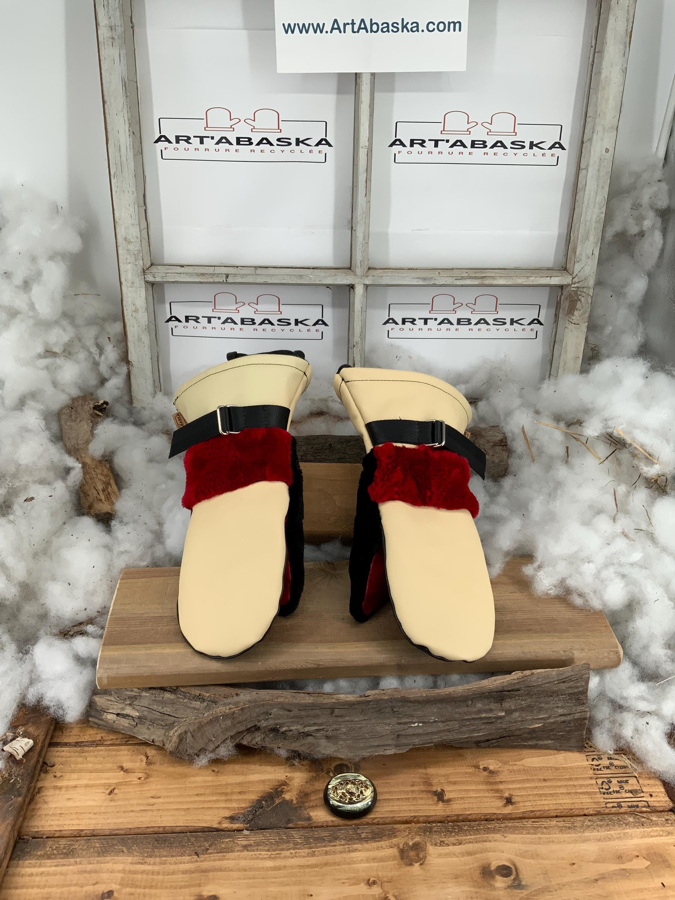 Mitaines Irène Medium - Cuir et fourrures recyclées vison noir et rouge, cuir crème et noir, pièce unique fait à la main Québec