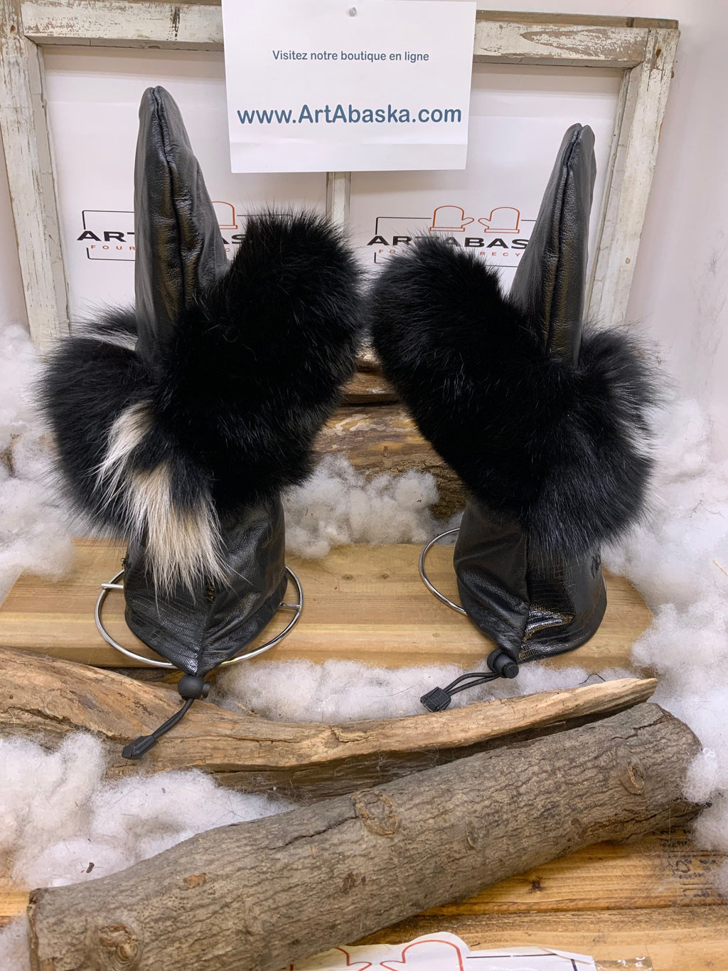 Mitaines Irène Large édition cuir noir embossé renard patchwork lapin recyclés fait main Québec pièce unique chaude et élégante