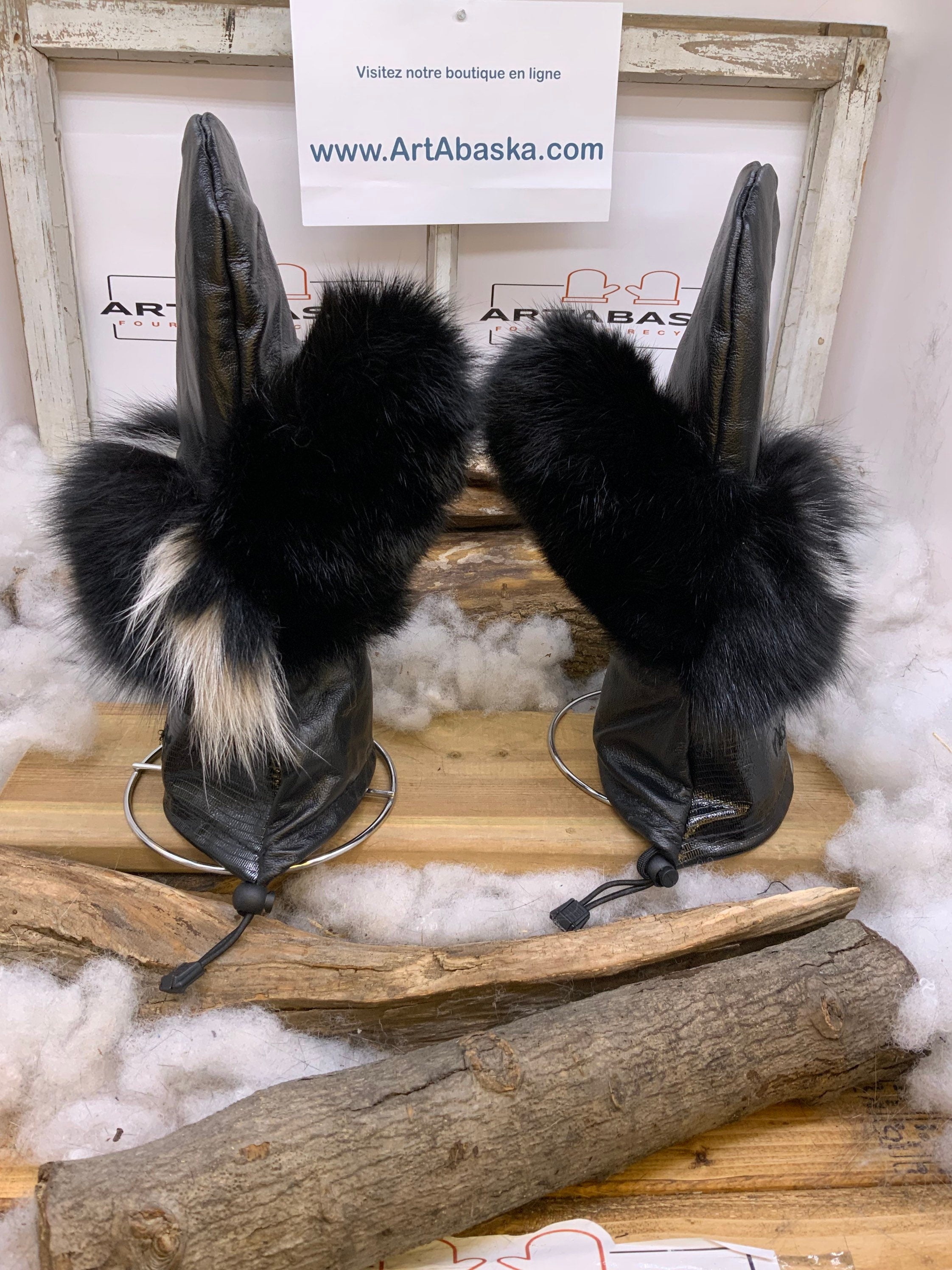 Mitaines Irène Large édition cuir noir embossé renard patchwork lapin recyclés fait main Québec pièce unique chaude et élégante