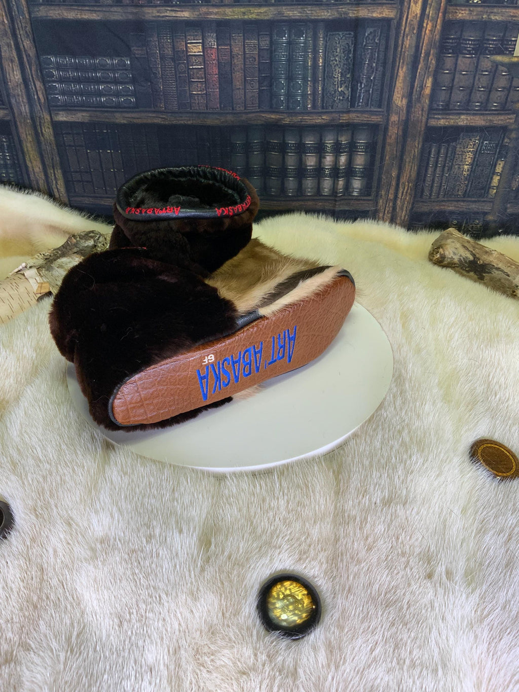 Mocassins d’intérieur Nicole pointure 6 femme fourrure recyclée vison mouton cuir fait à la main Québec pantoufles luxe