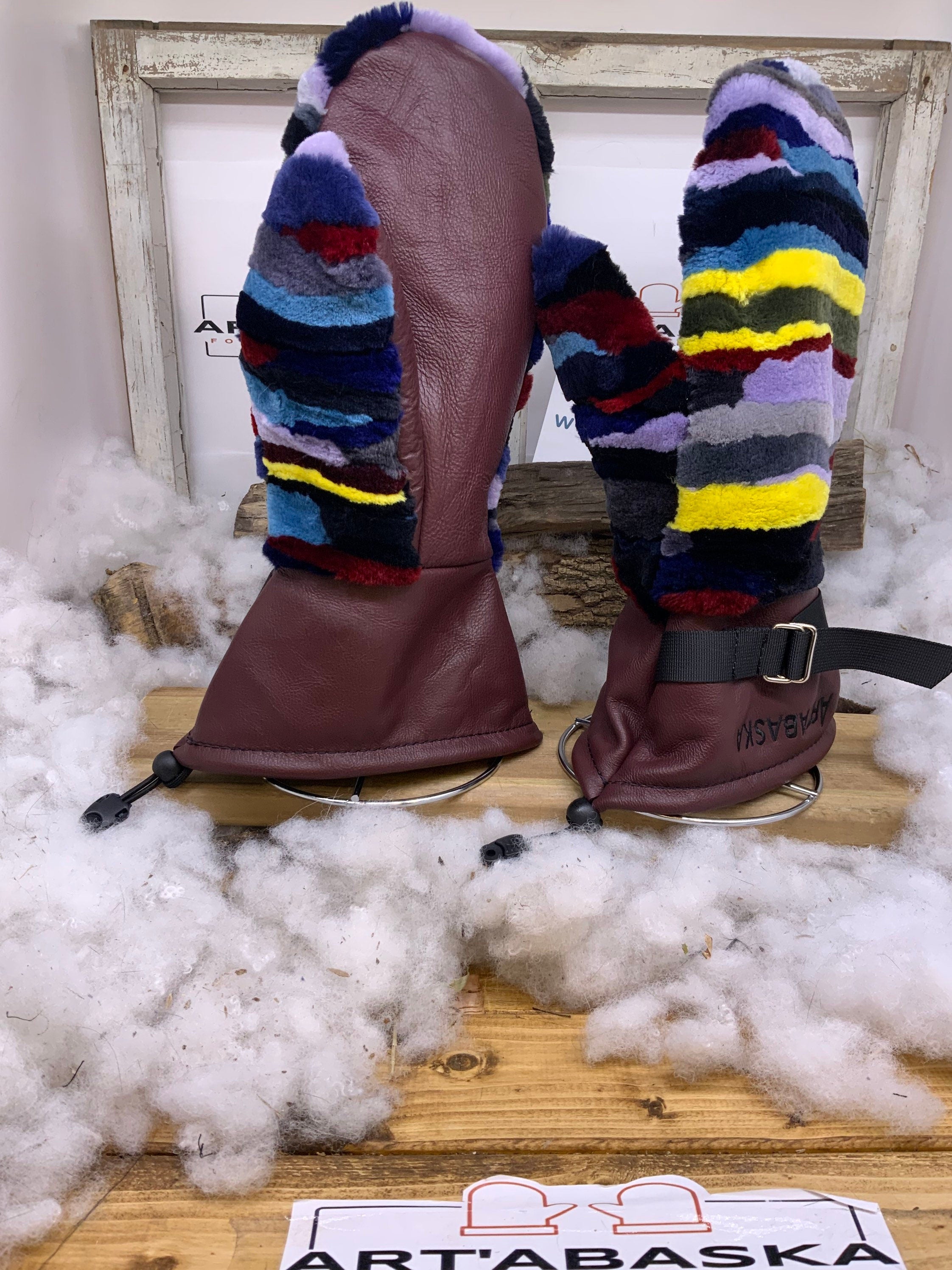 Mitaines Gilberte X-Large – Patchwork renard recyclé cousu une à une, cuir bourgogne intérieur amovible – fait main Québec