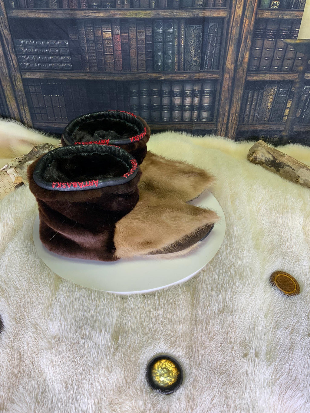 Mocassins d’intérieur Nicole pointure 6 femme fourrure recyclée vison mouton cuir fait à la main Québec pantoufles luxe