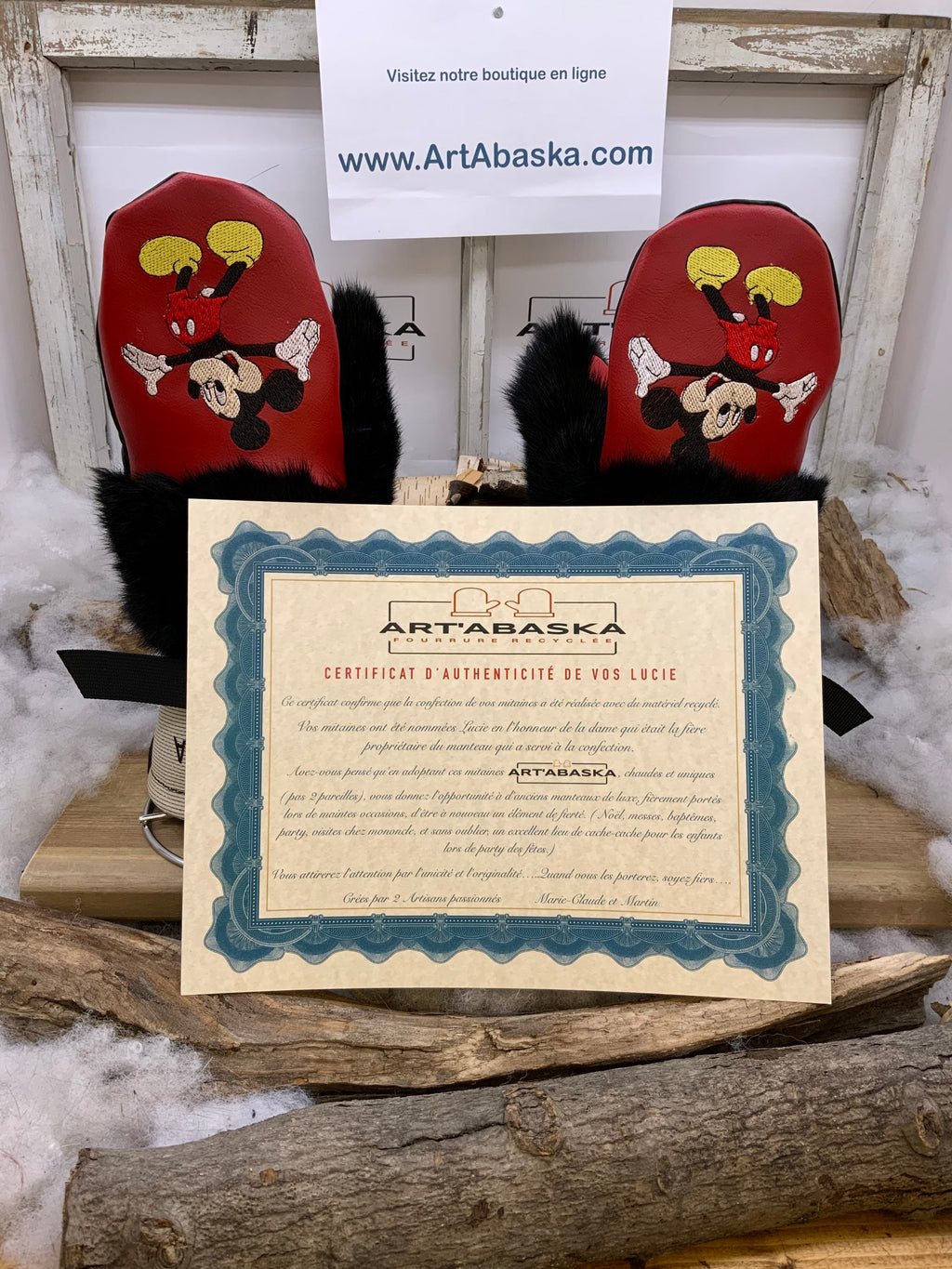 Mitaines Les Lucie – Médium – Édition Spéciale Mickey – fourrure recyclée lapin noir et cuir rouge embossé – fait à la main Québec