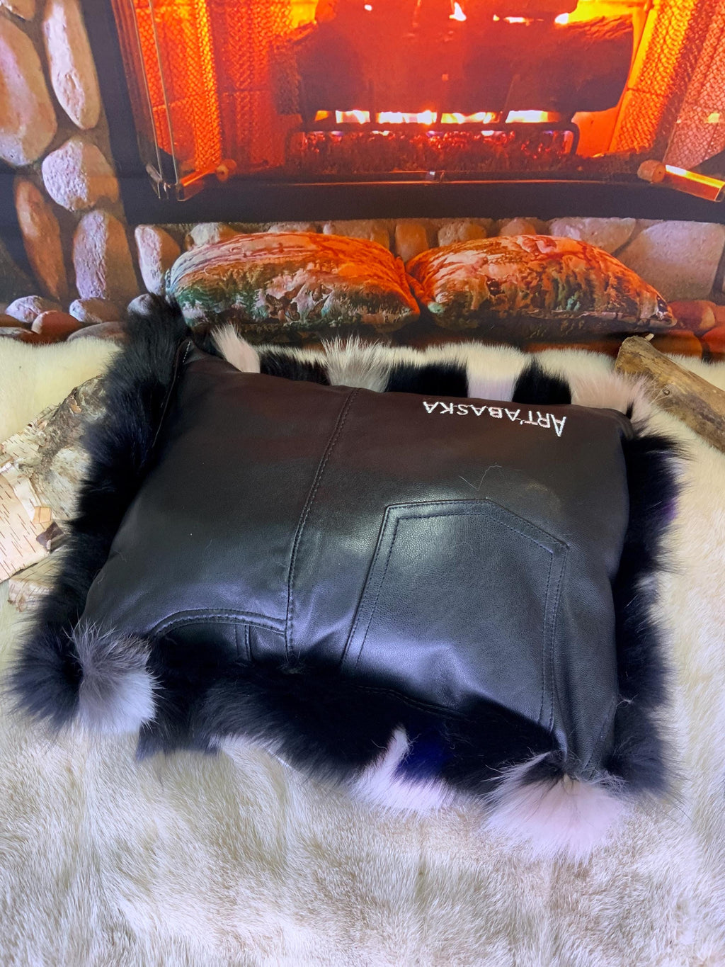 Coussin décoratif en fourrure recyclée en renard recyclé cousus en lanières style patchwork