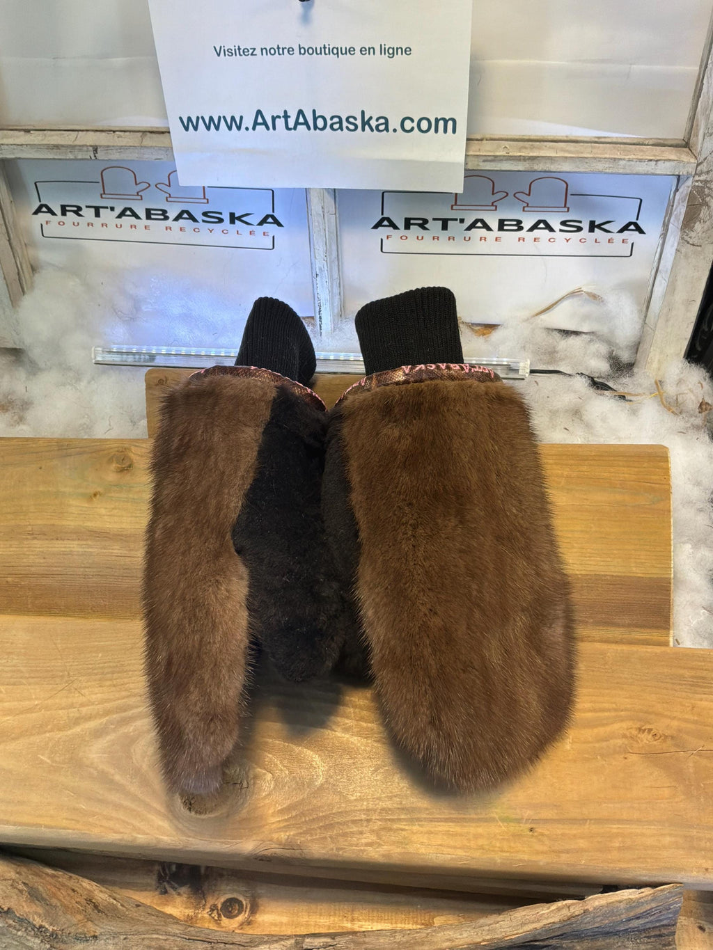 Mitaines de ville Medium Gisèle en fourrure recyclée – Faites à la main au Québec – Légères, élégantes, confort urbain – ArtAbaska