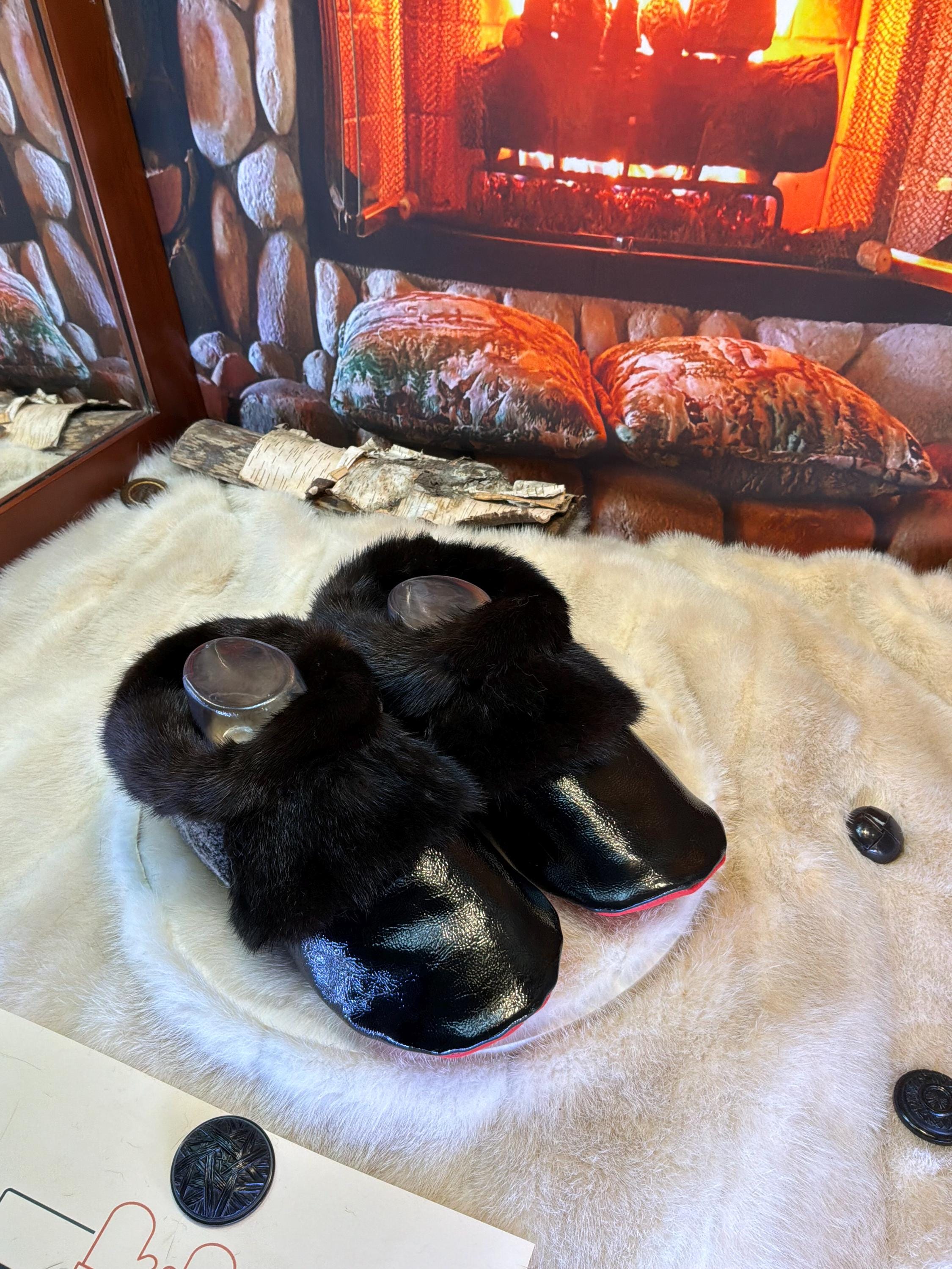 Slipper Liette pointure 9 femme – Sherling italien & cuir recyclé, pièce unique faite à la main au Québec