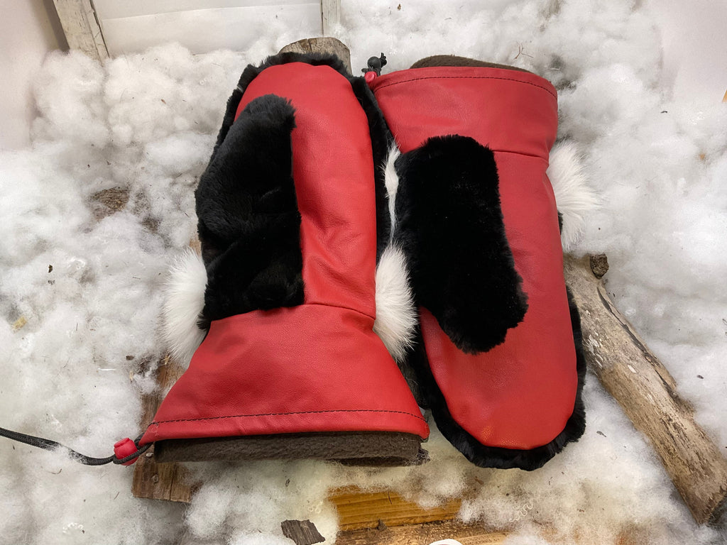 Mitaines XL Marie-Thérèse – Vison blanc & noir, cuir rouge et noir recyclé, intérieur amovible feutre polar, fait à la main Québec