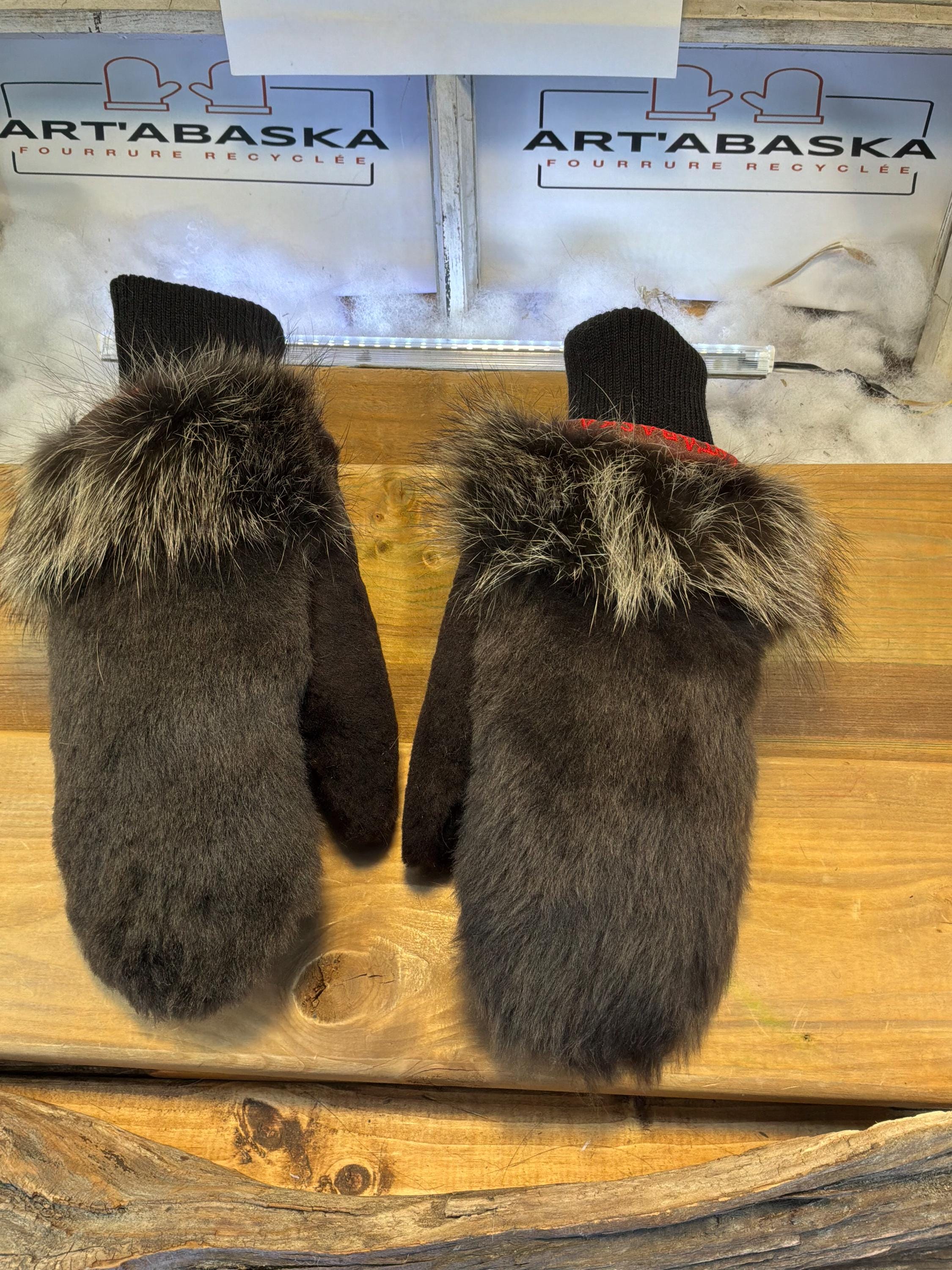 Mitaines de ville Medium Suzanne en fourrure recyclée – Faites à la main au Québec – Légères, élégantes, confort urbain – ArtAbaska