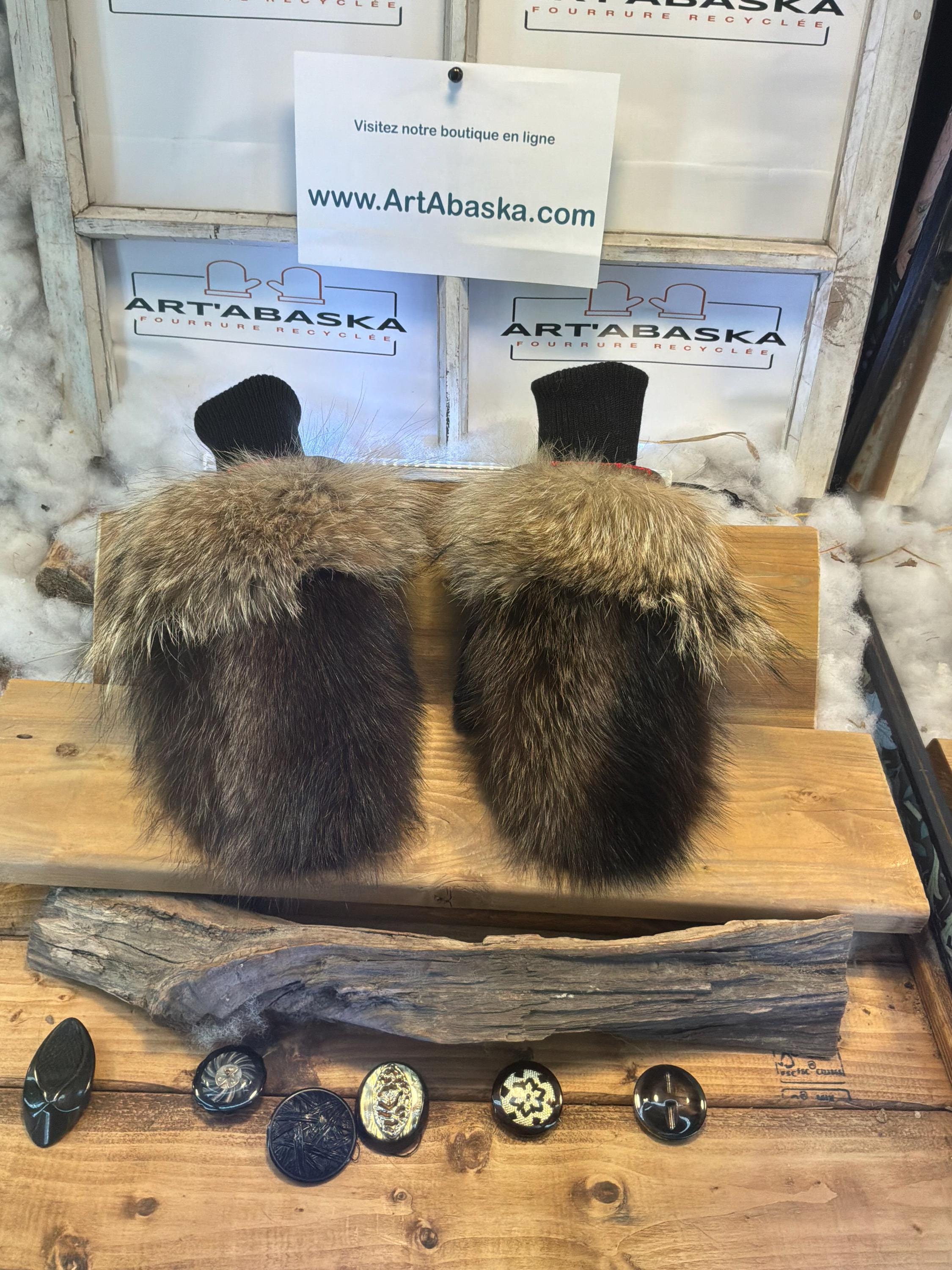 Mitaines de ville Small Adrienne en fourrure recyclée – Faites à la main au Québec – Légères, élégantes, confort urbain – ArtAbaska