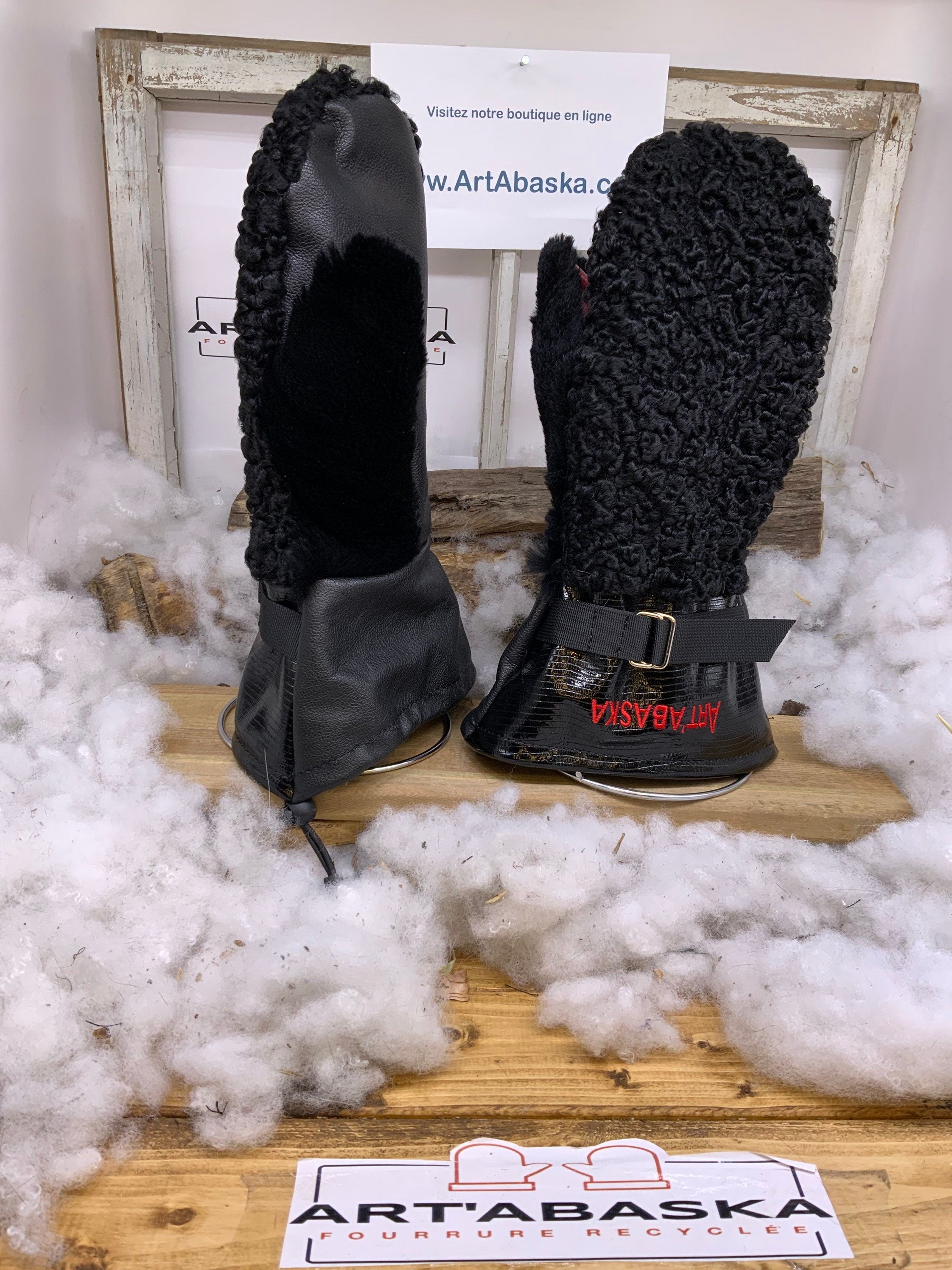 Mitaines XL Maria – Mouton de Perse & lapin noir, cuir recyclé noir/rouge, intérieur amovible feutre polar, fait à la main Québec