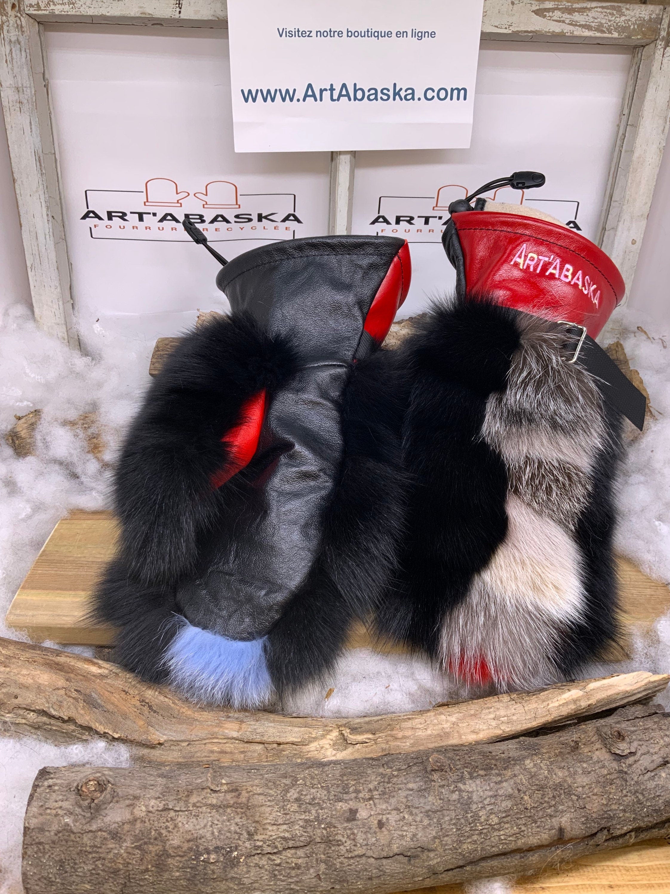 Mitaines Les Rachel – Médium – patchwork de renard recyclé, cuir rouge et noir, fait à la main au Québec