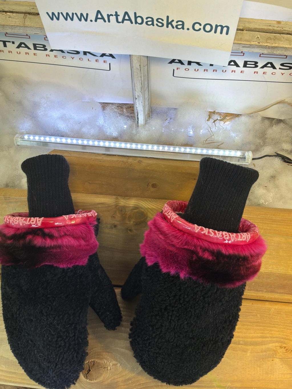 Mitaines de ville Medium Louise en fourrure recyclée – Faites à la main au Québec – Légères, élégantes, confort urbain – ArtAbaska