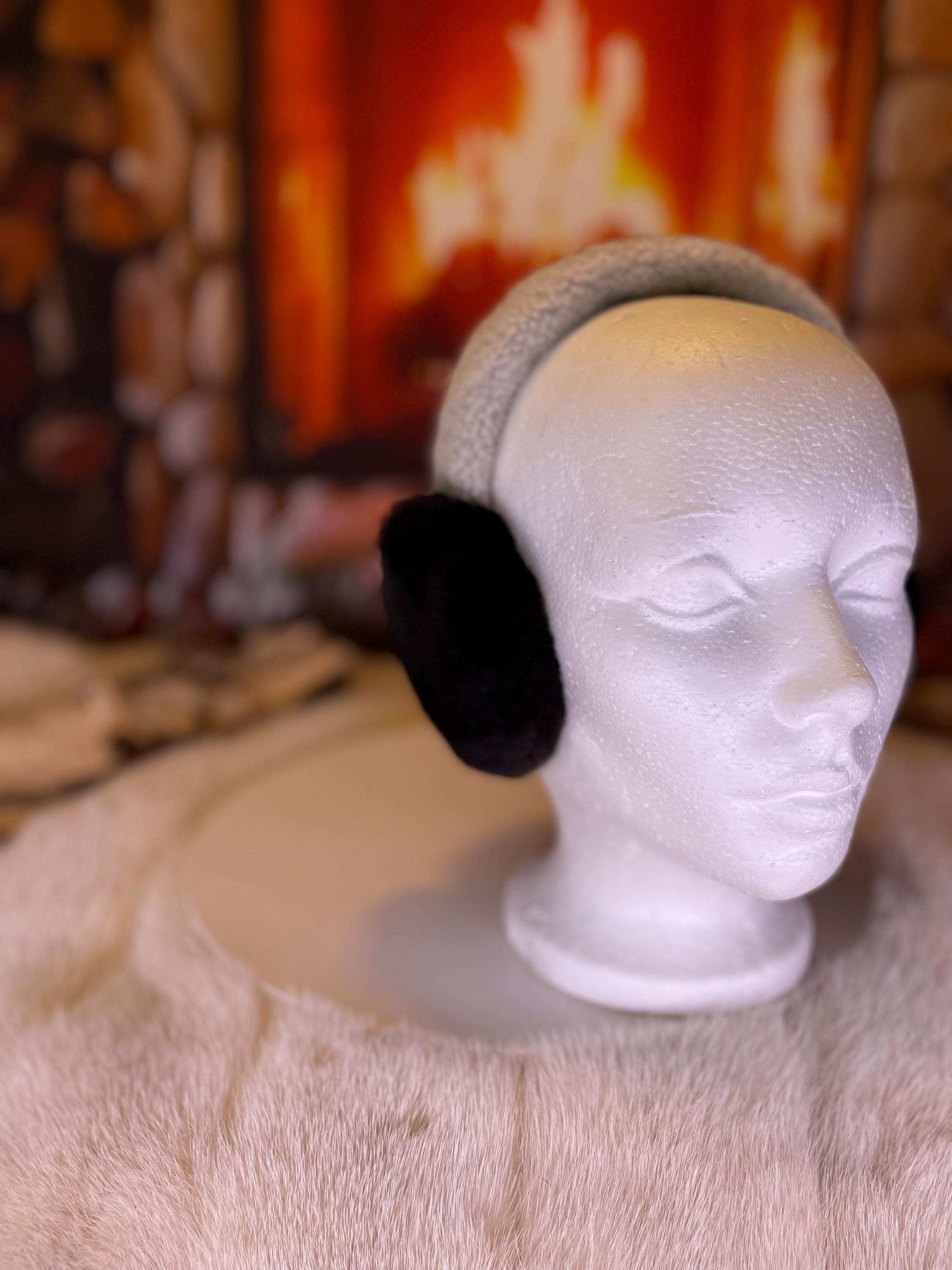 Cache-Oreilles tout en fourrure recyclée édition Castor rasé brun naturel recyclé et mouton rasé sur la tête  Les Simone