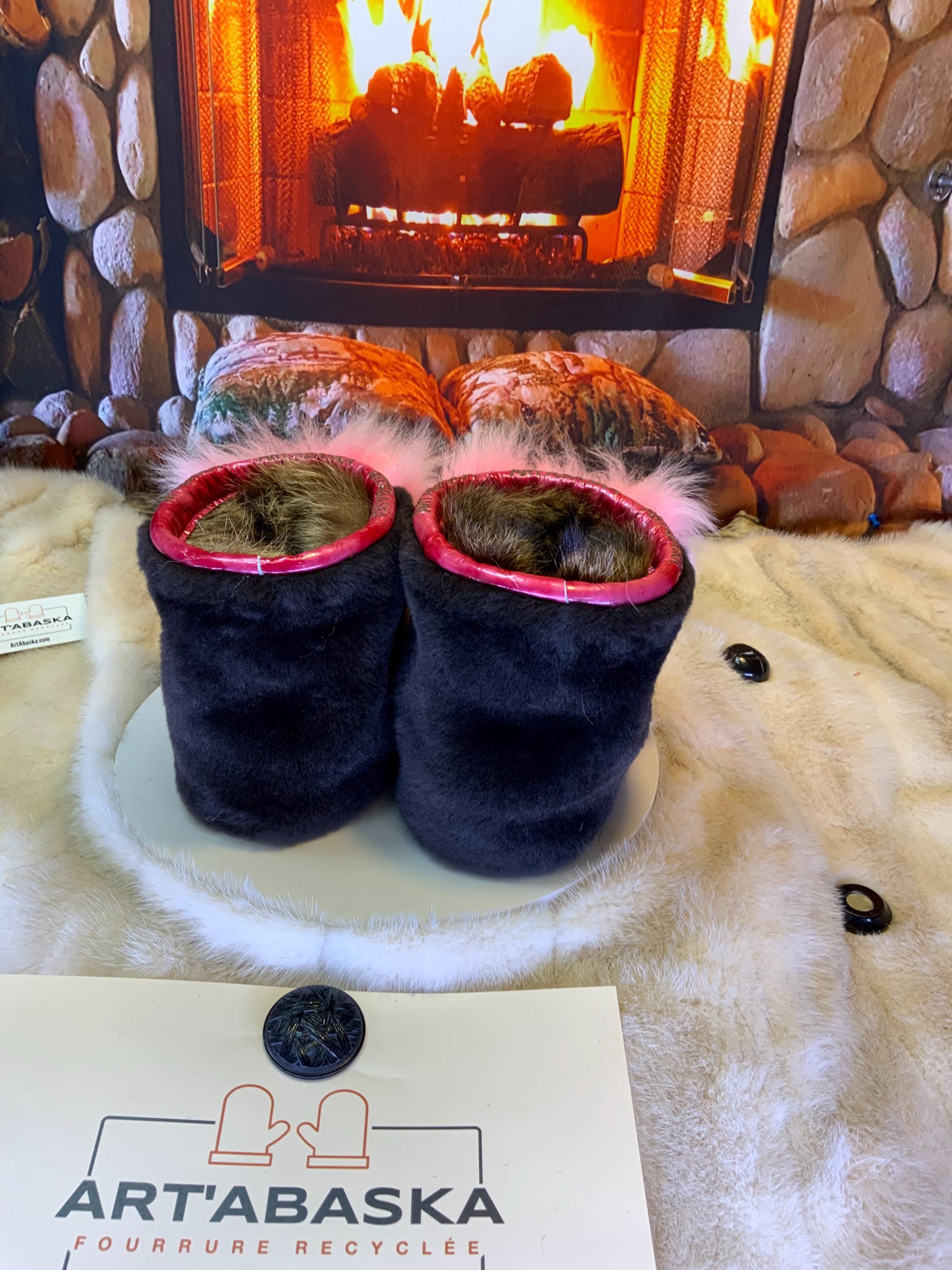 Mocassins d’intérieur Les Jacqueline – 9 femme – cuir brun & mandala brodé rose, mouton recyclé, confort 365 jours/an, Québec