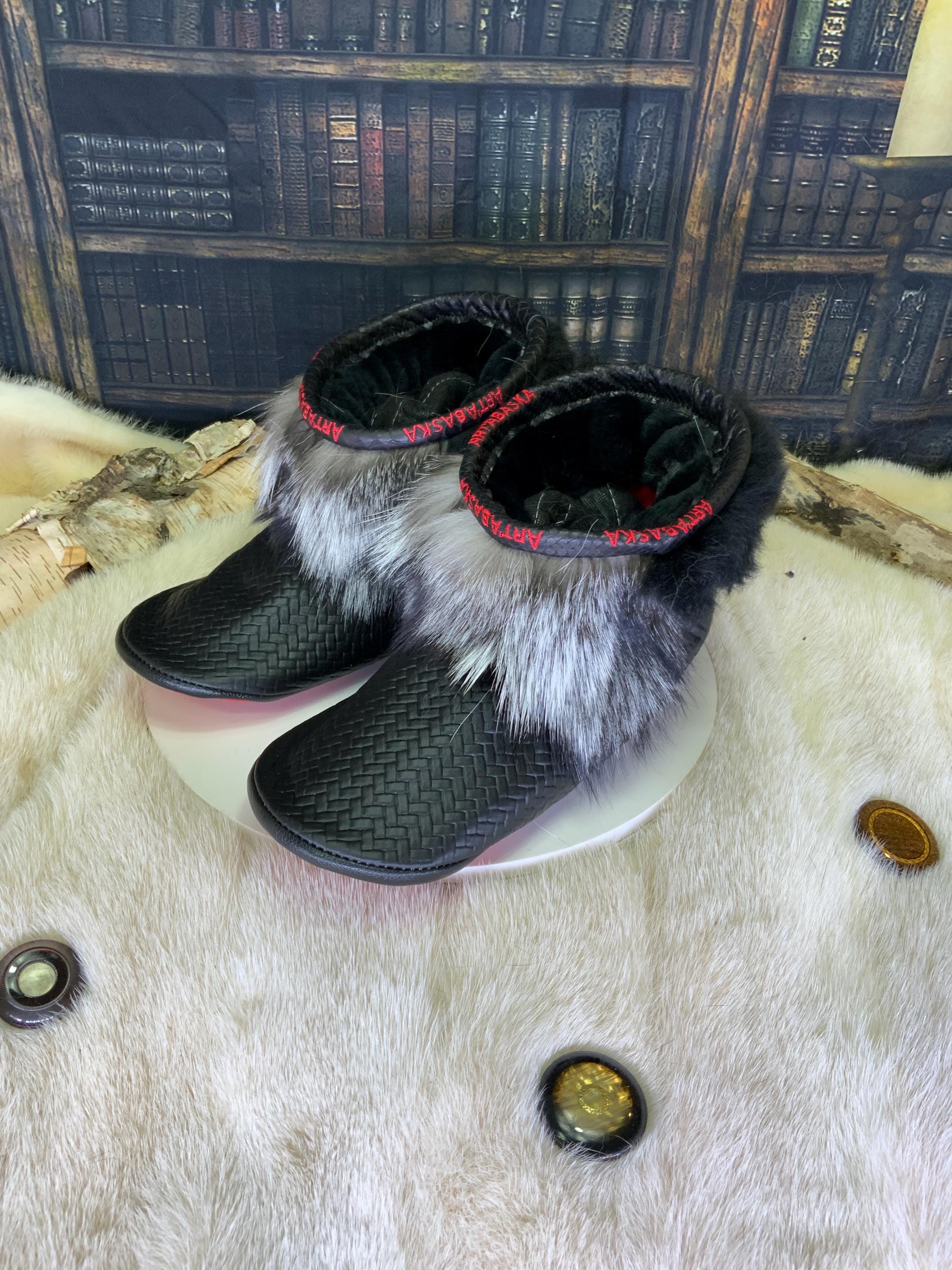 Mocassin d’intérieur Les Fernande – pointure 10 homme – cuir italien & fourrure recyclée – fait à la main au Québec, pièce unique
