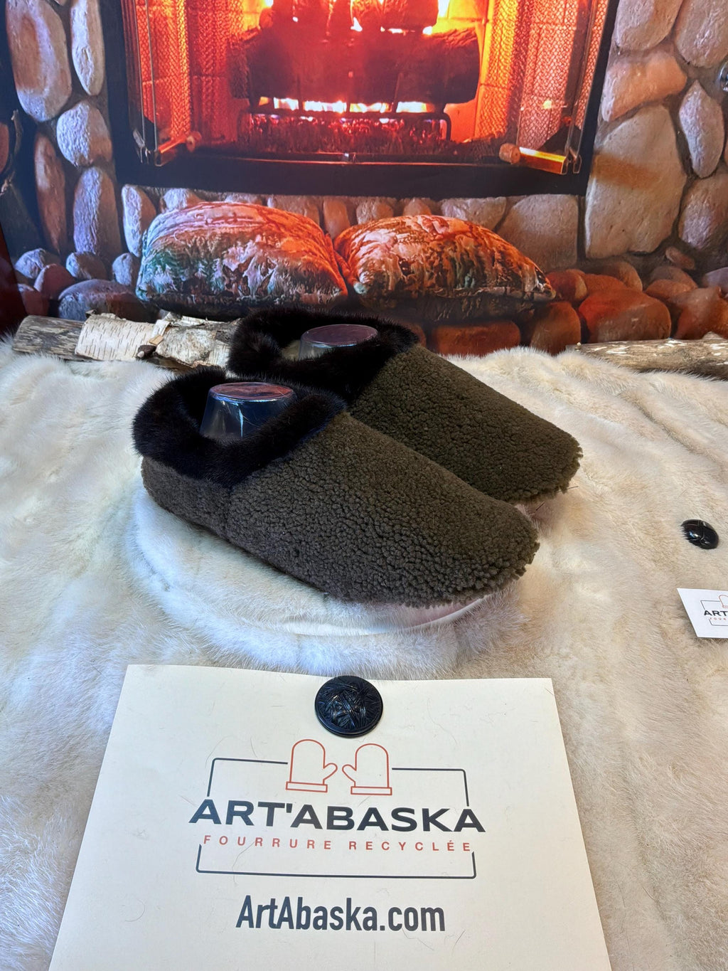 Slipper Renée pointure 11 Homme – Sherling italien & cuir recyclé, pièce unique faite à la main au Québec