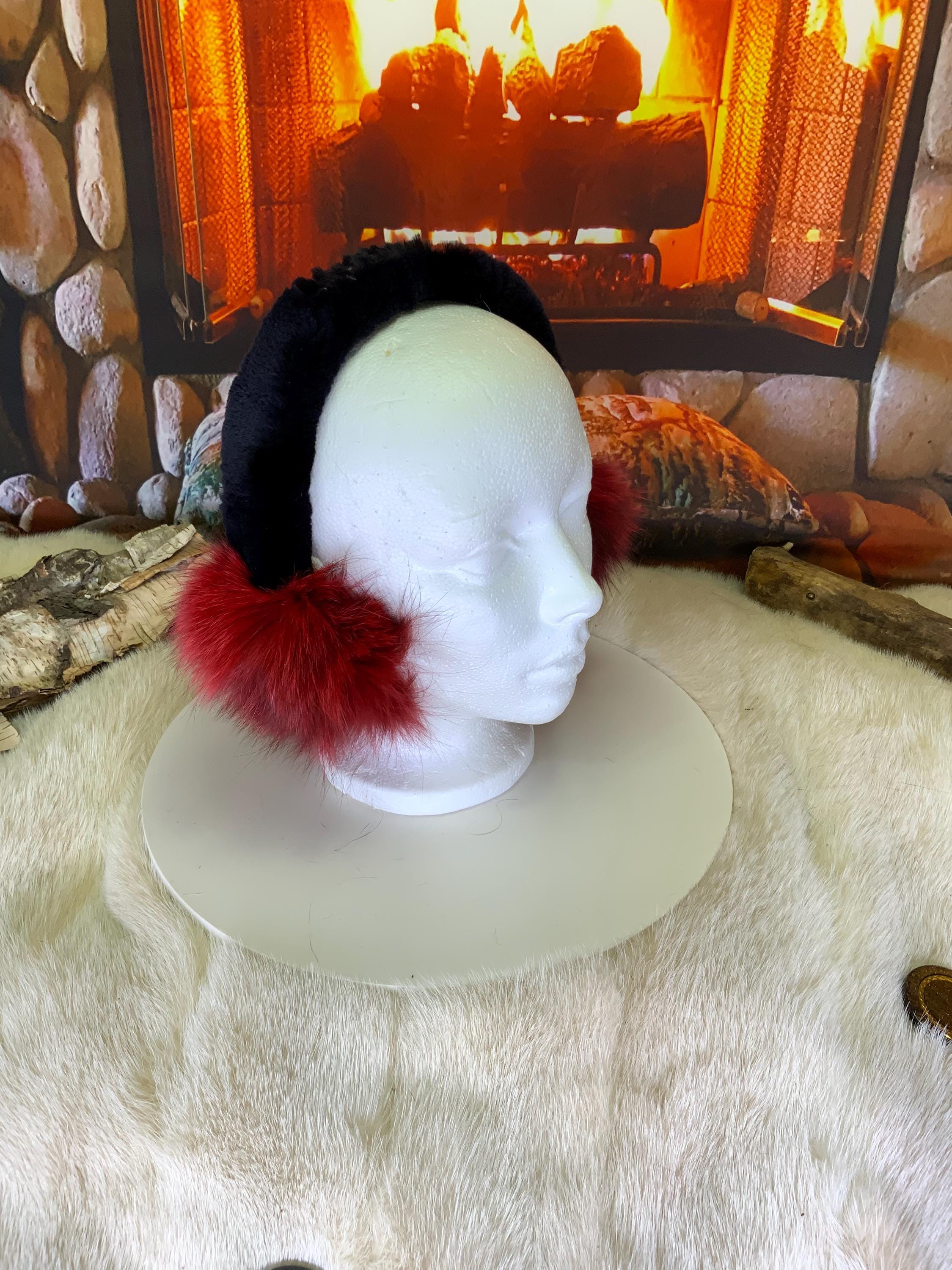 Cache-Oreilles tout en fourrure recyclée édition Renard teint rouge recyclé et cousu en morceaux Les Nicole