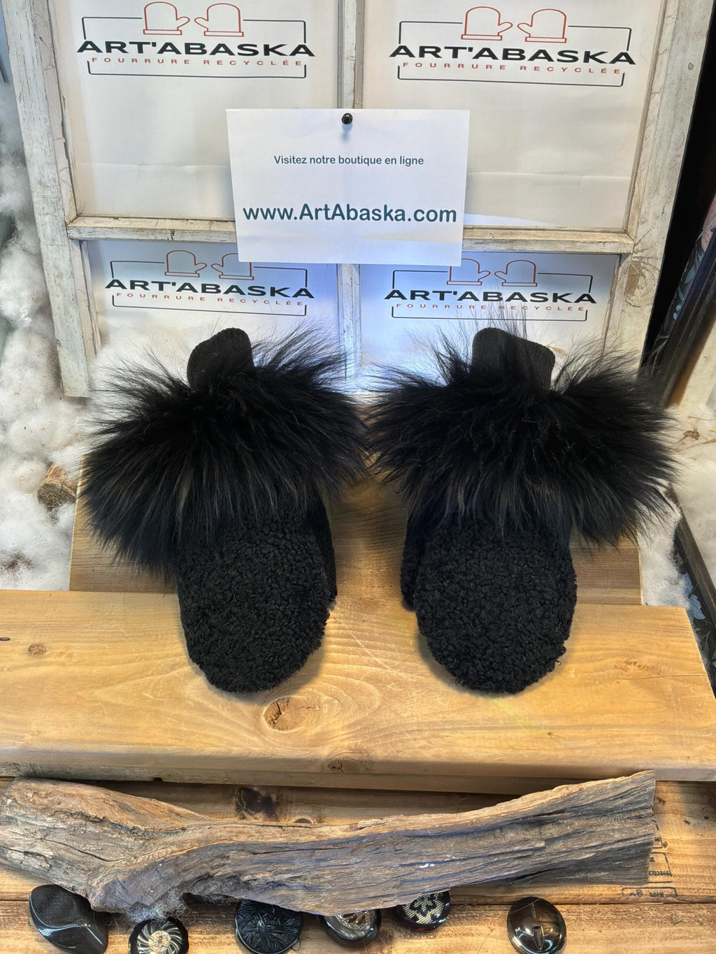 Mitaines de ville Medium Andrée en fourrure recyclée – Faites à la main au Québec – Légères, élégantes, confort urbain – ArtAbaska