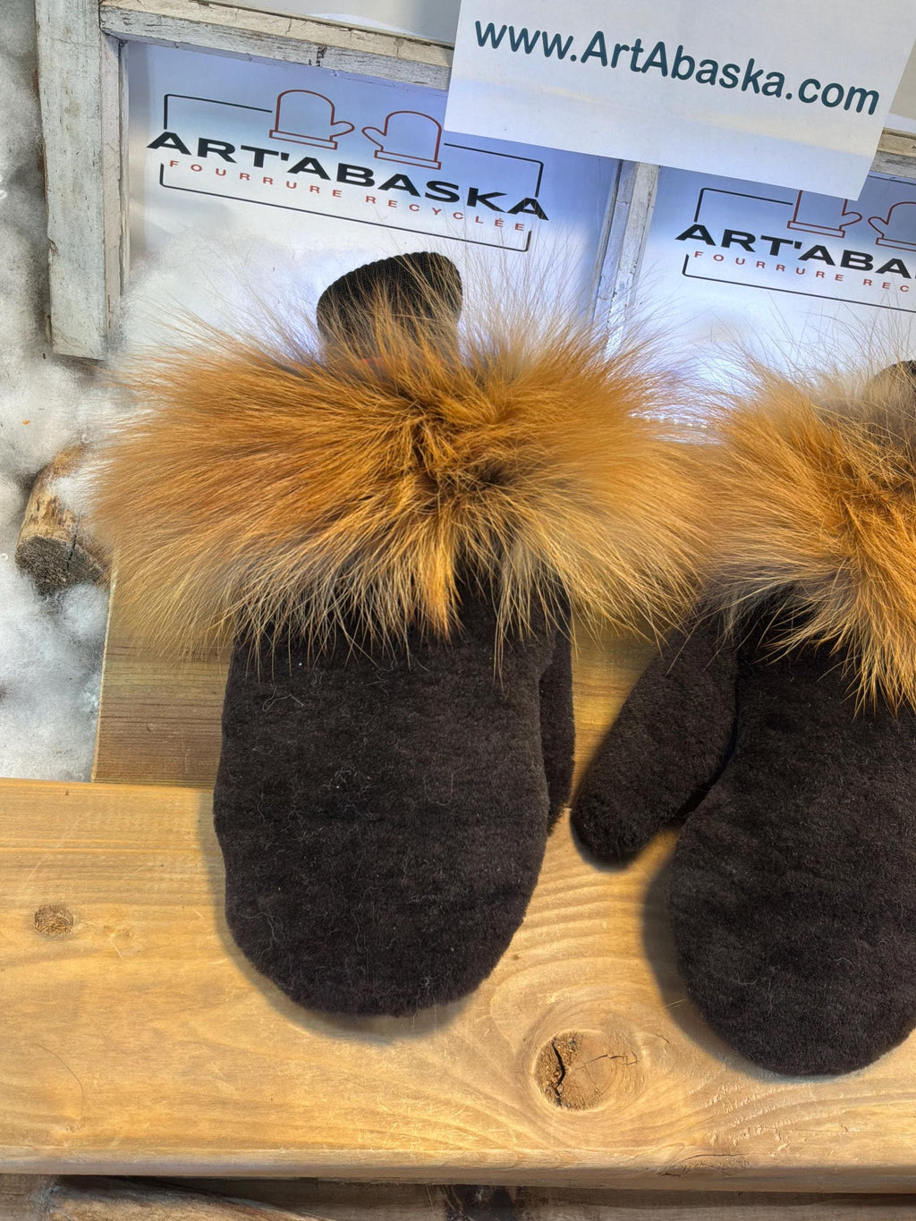 Mitaines de ville Aline Medium  en fourrure recyclée – Faites à la main au Québec – Légères, élégantes, confort urbain – ArtAbaska