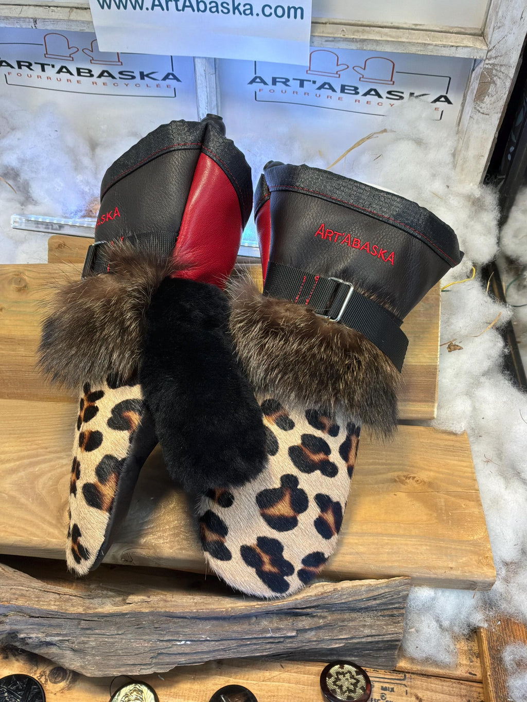 Mitaines Small Irène peau de vache recyclée léopard raton laveur cuir italien brun rouge intérieur amovible Québec fait à la main