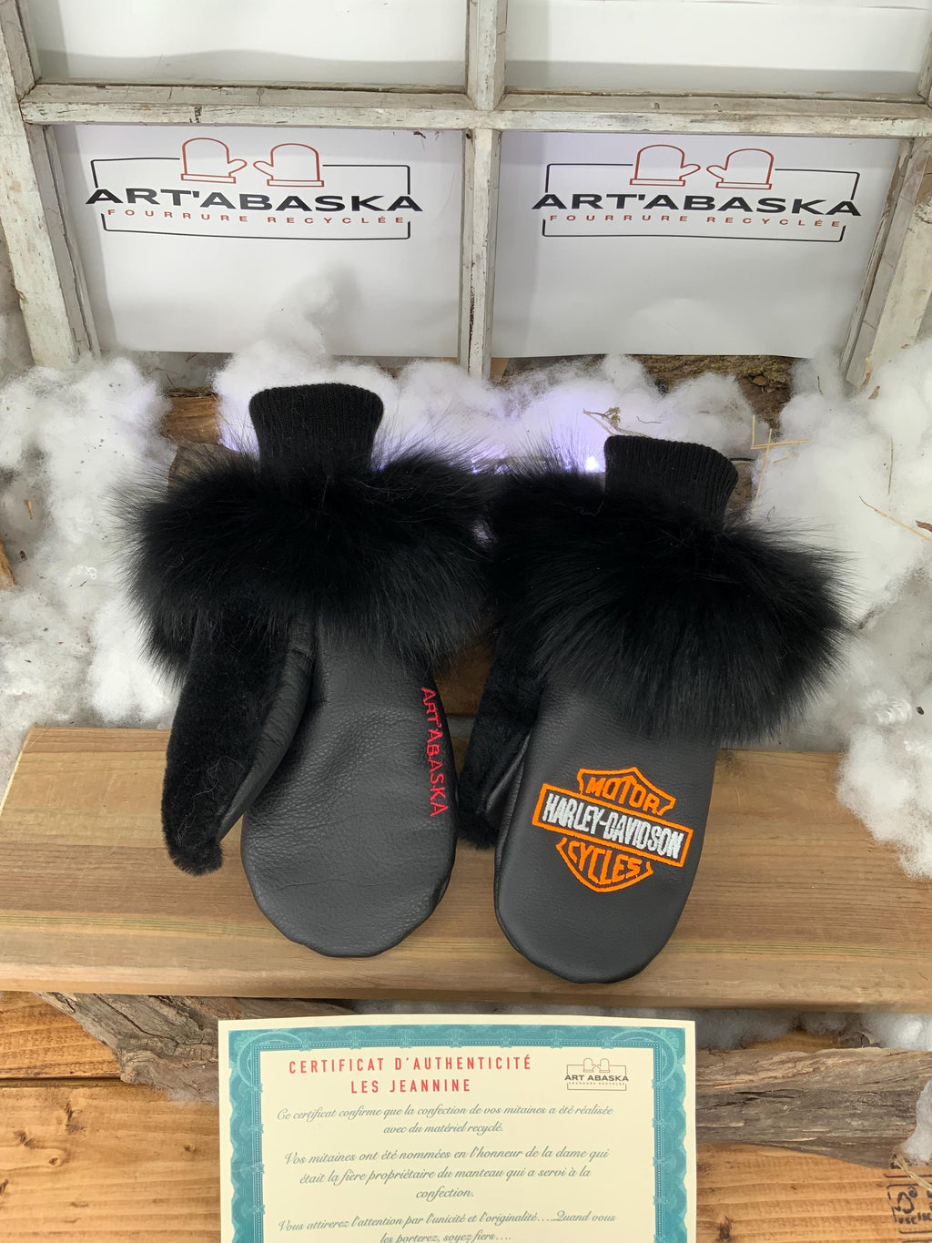 Mitaines de ville Harley Davidson | Cuir recyclé brodé & fourrure | Mitaines hiver femme Small | Fait à la main Québec | Modèle Jeannine