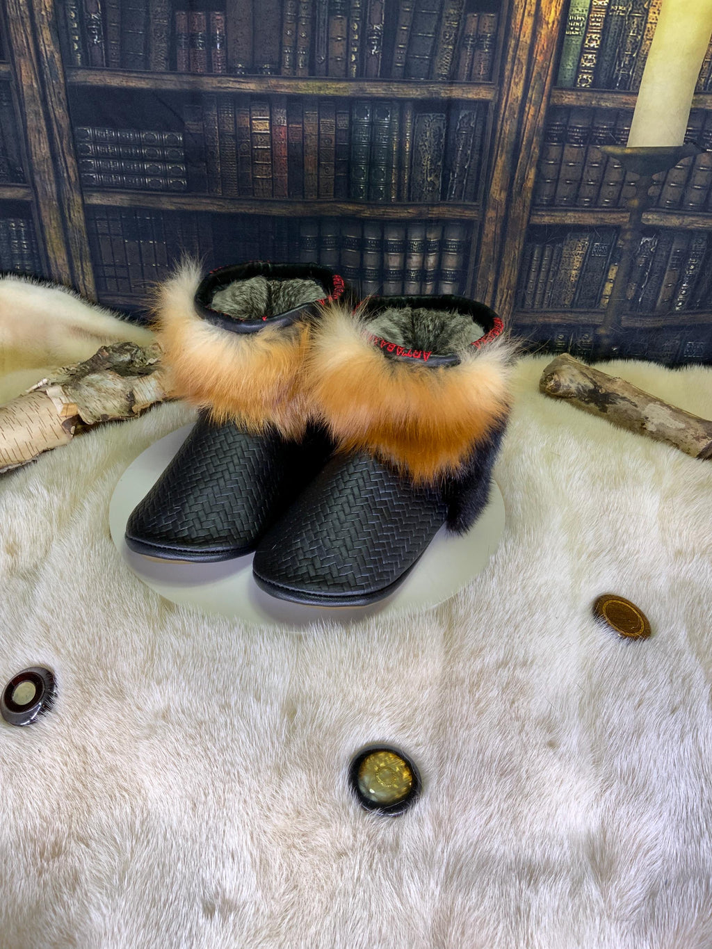 Mocassins d’intérieur Claudine pour femme 8 en cuir italien chevron et fourrures recyclées – faits à la main au Québec