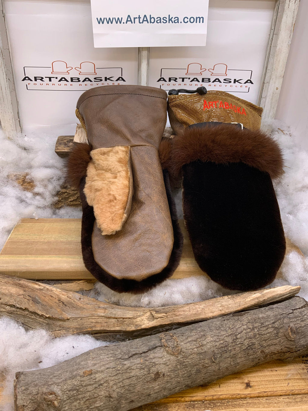 Mitaines Françoise Large castor rasé mouton rasé renard teint brun cuir brun imprimé recyclé fait main Québec pièce unique artisanale
