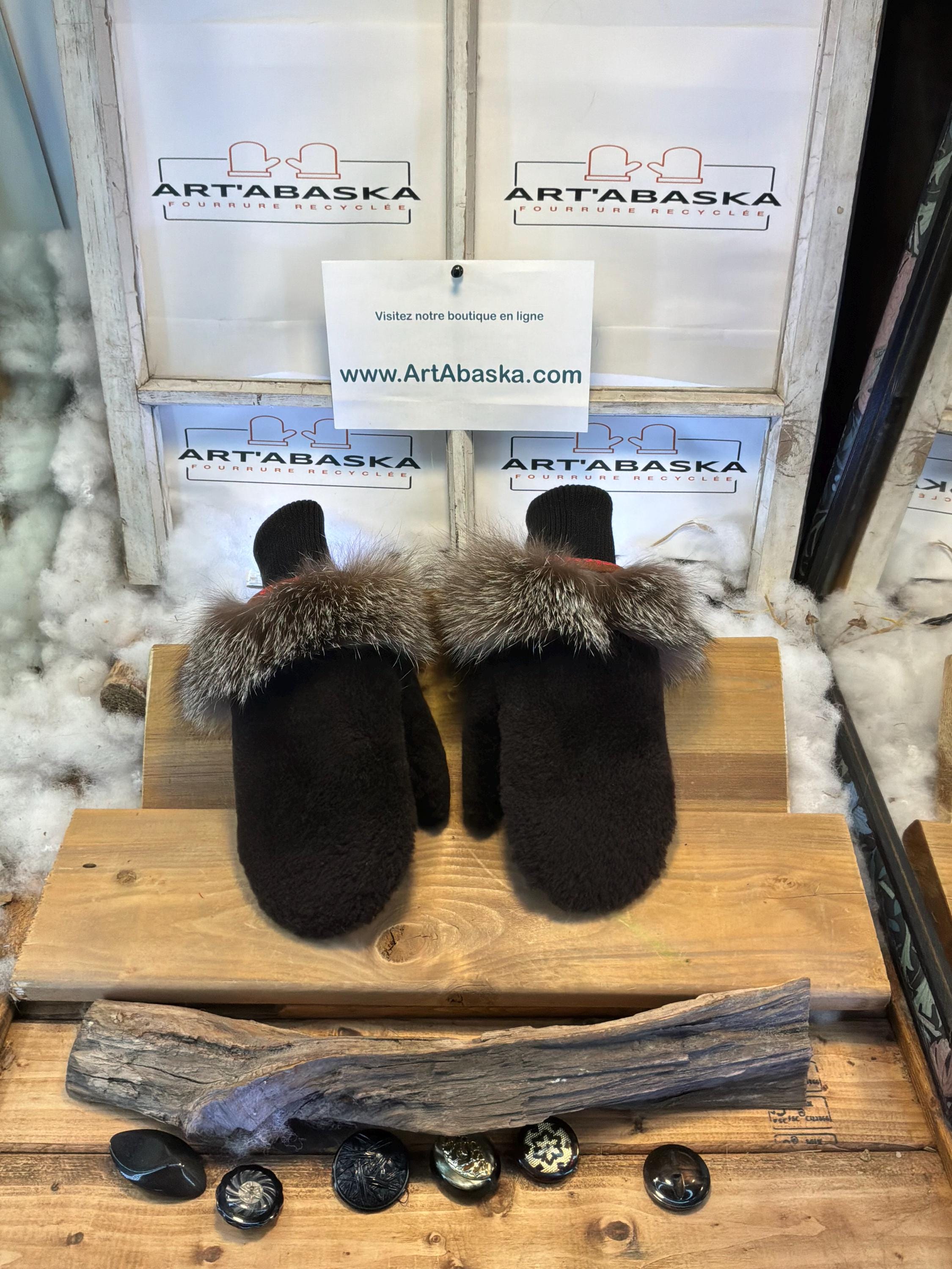 Mitaines de ville Medium Marguerite en fourrure recyclée – Faites à la main au Québec – Légères, élégantes, confort urbain – ArtAbaska