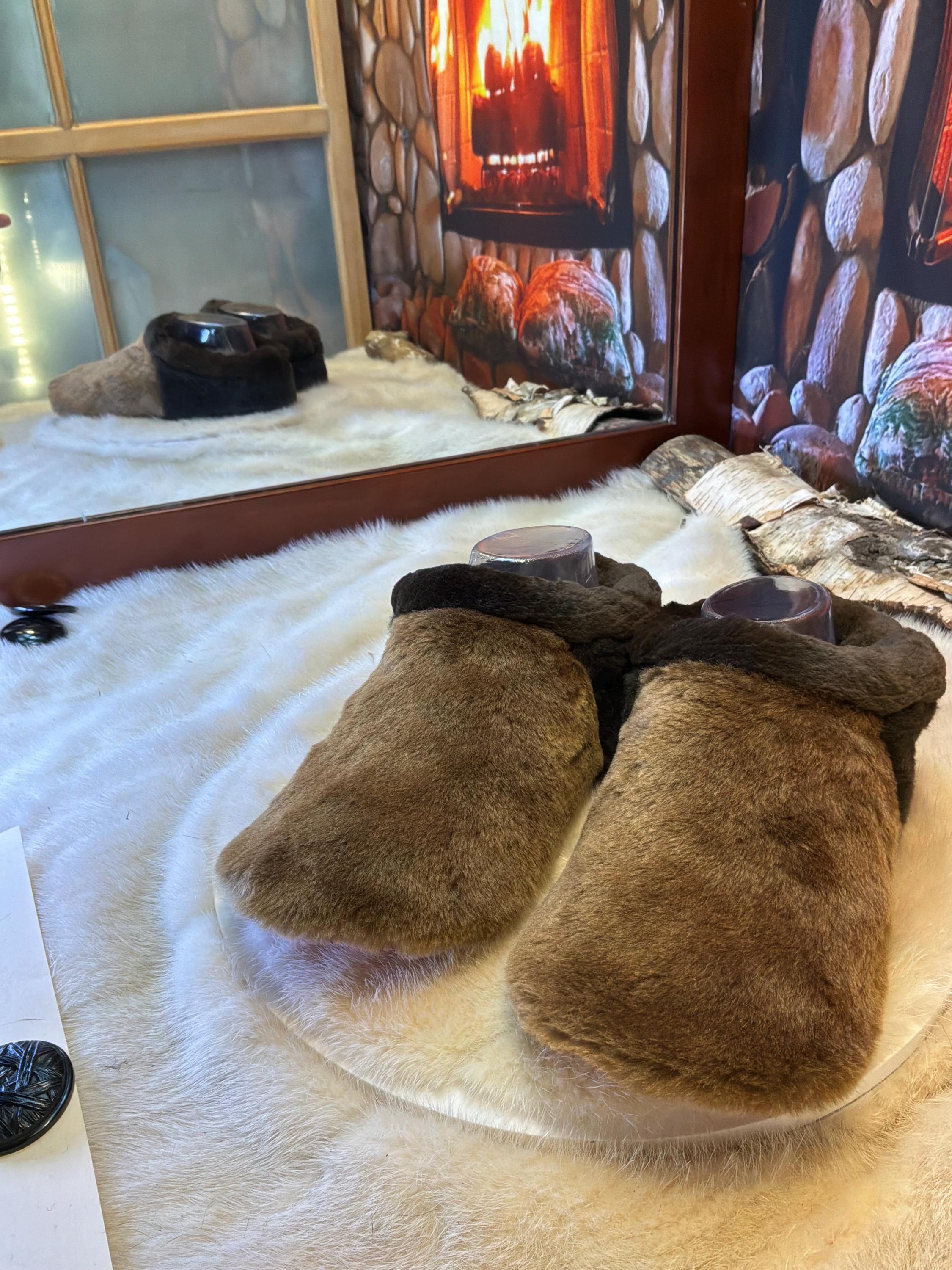 Slipper Jeanne-D’arc pointure 7 femme – Sherling italien & cuir recyclé, pièce unique faite à la main au Québec