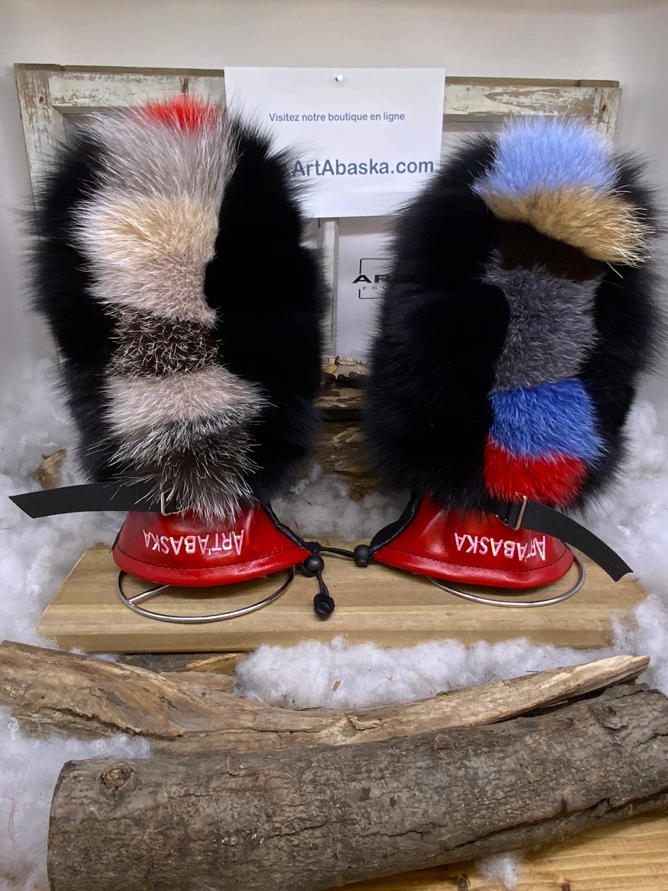 Mitaines Les Rachel – Médium – patchwork de renard recyclé, cuir rouge et noir, fait à la main au Québec