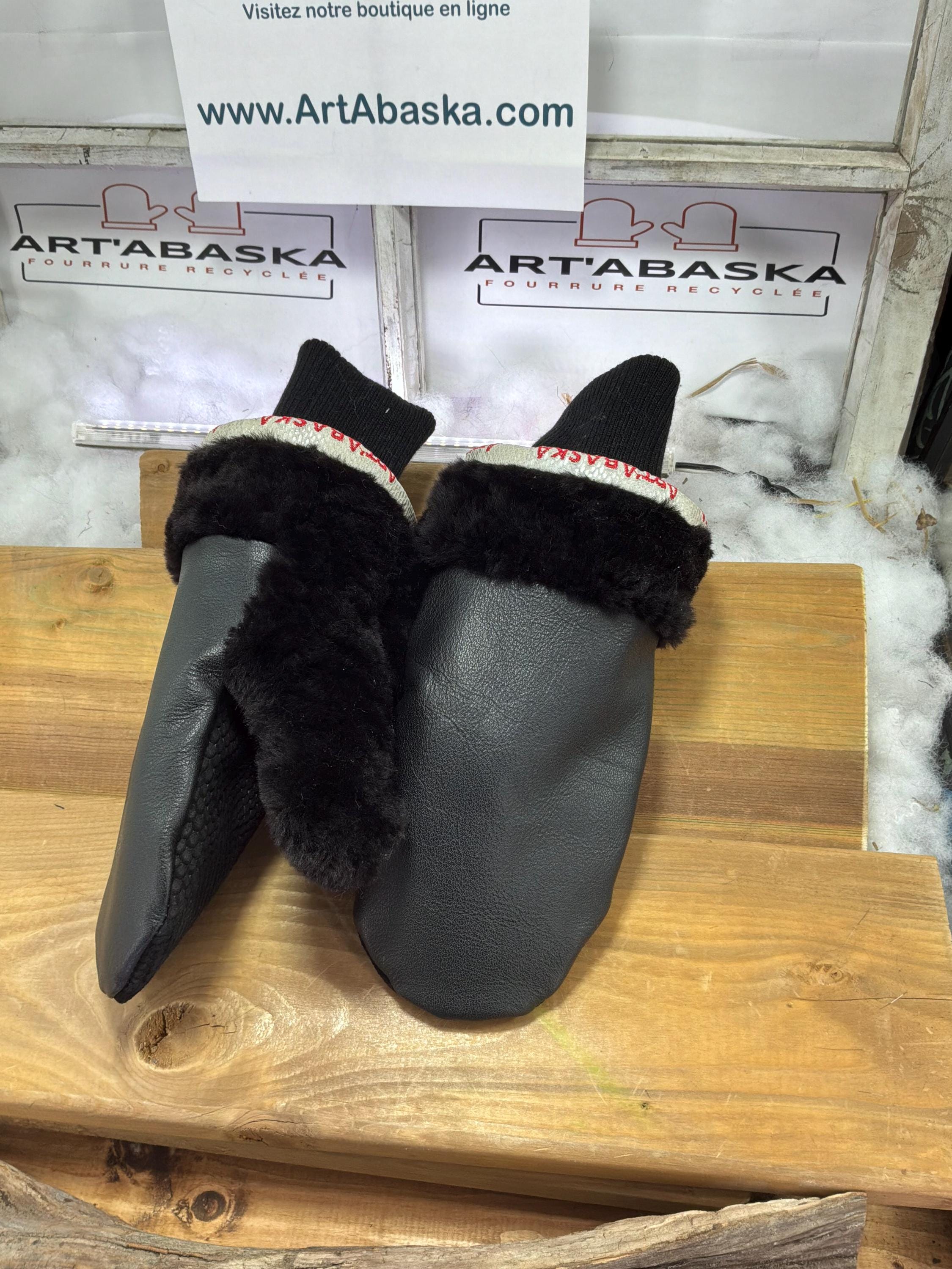 Mitaines de ville Medium Yvette en fourrure recyclée – Faites à la main au Québec – Légères, élégantes, confort urbain – ArtAbaska