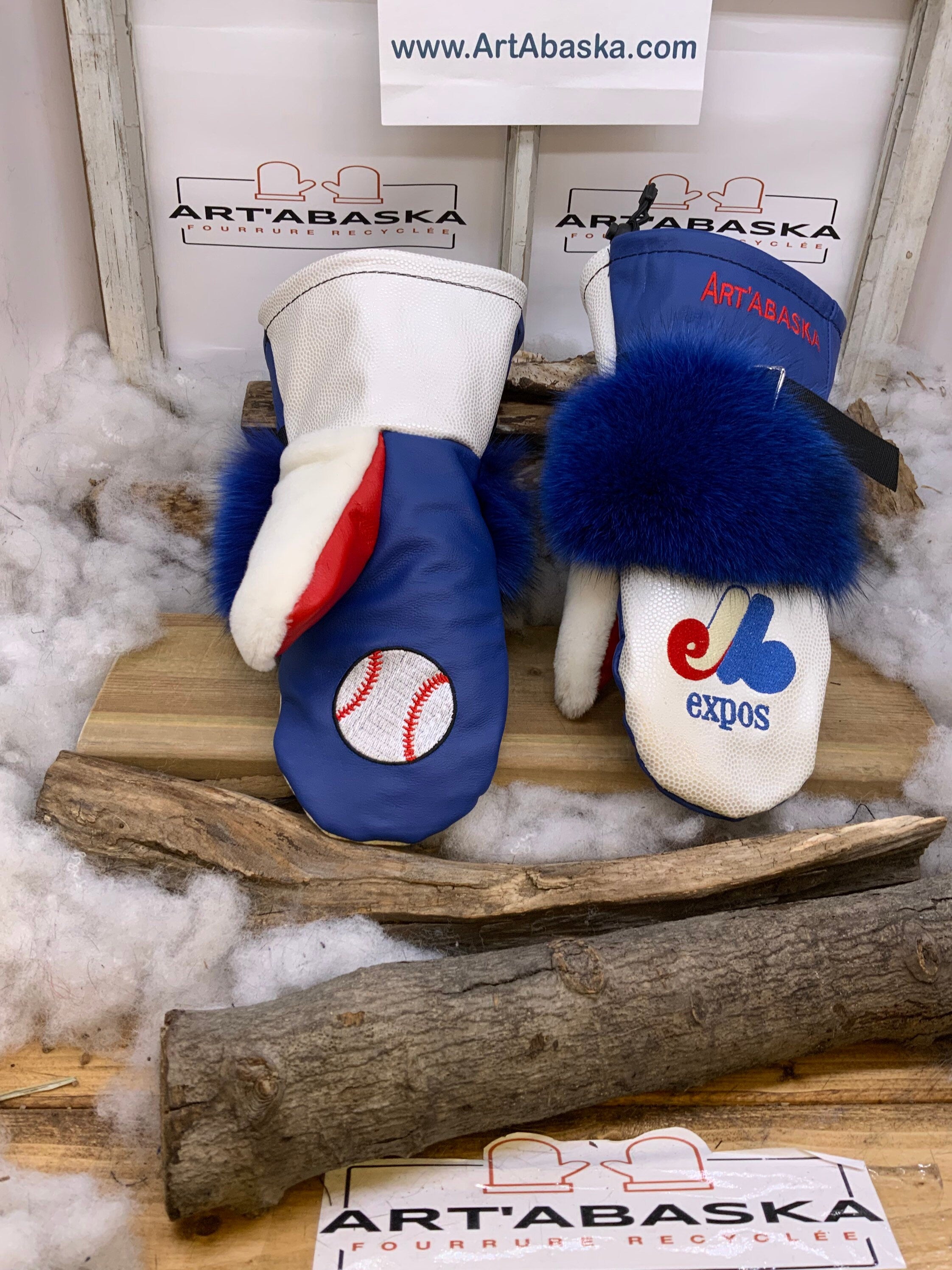 Mitaines Jeanine Expos de Montréal cuir bleu blanc rouge brodé fourrure renard mouton recyclé fait à la main Large Québec