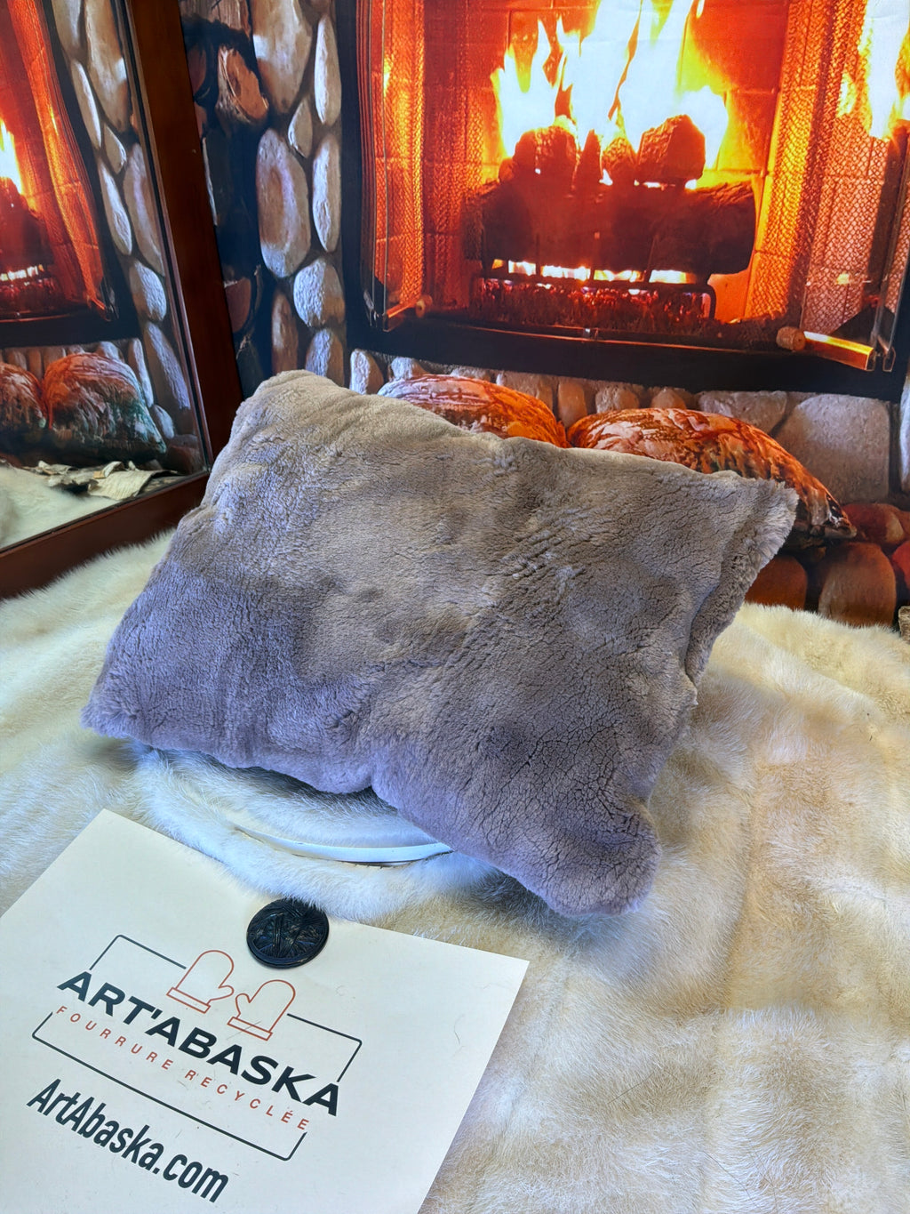 Coussin décoratif Gertrude en fourrure recyclée de Castor rasé
