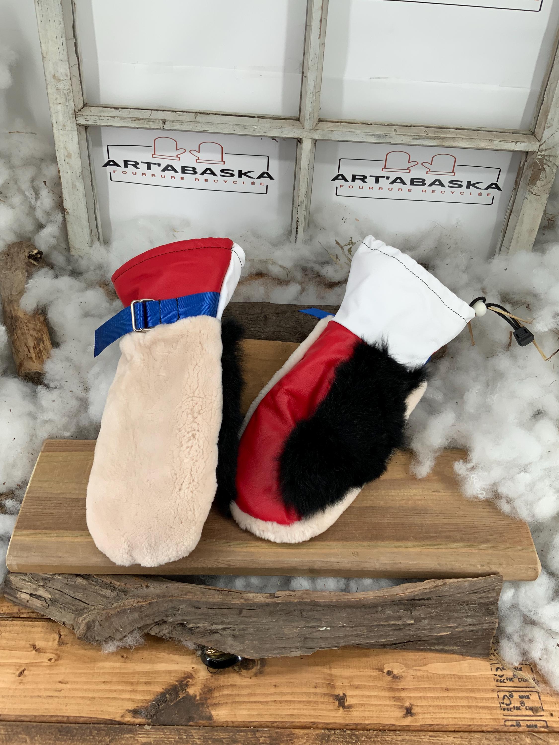 Mitaines Céline Small – Cuir & fourrures recyclées bleu-blanc-rouge, doublure amovible, pièce unique faite à la main Québec