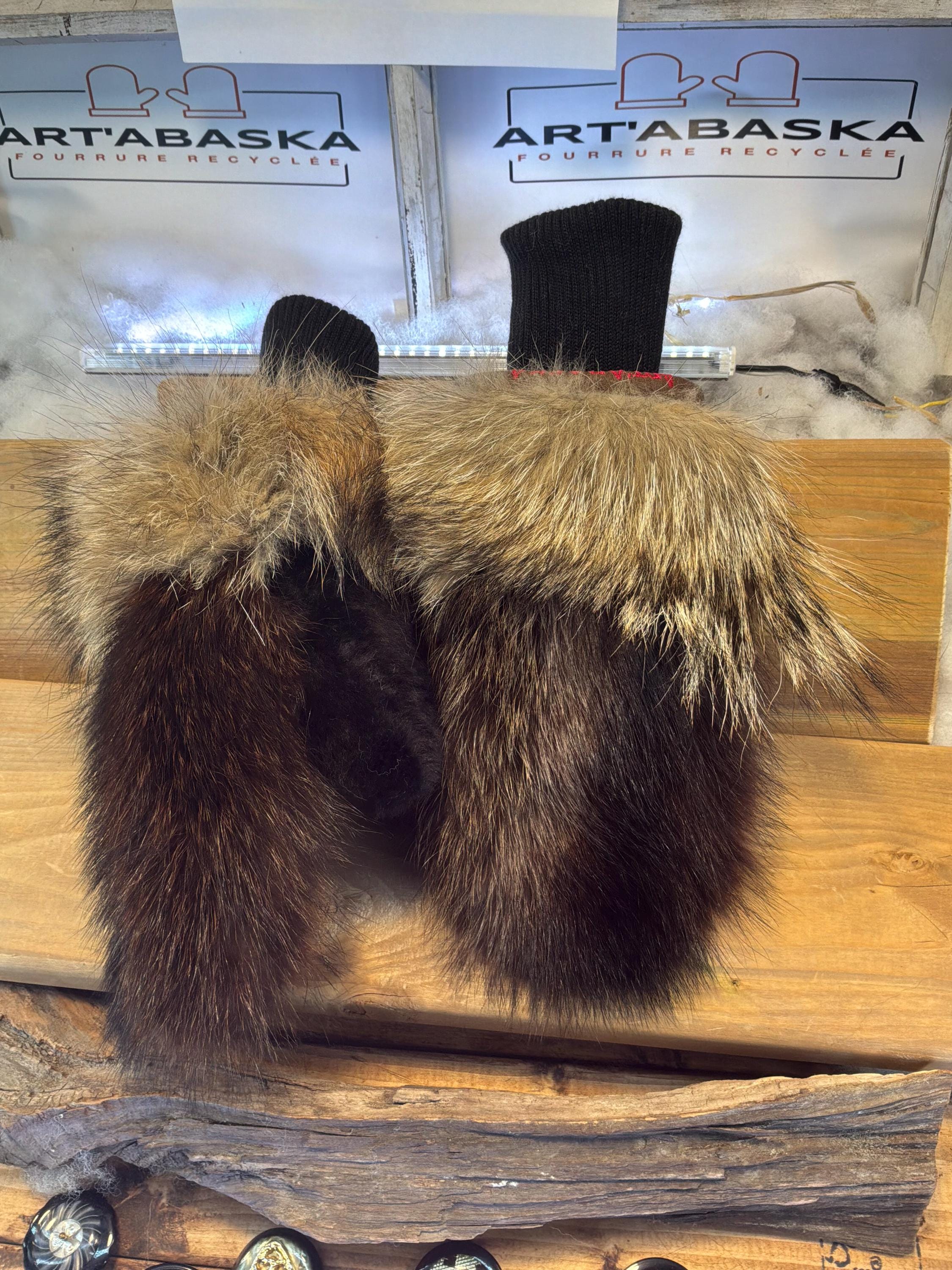 Mitaines de ville Small Adrienne en fourrure recyclée – Faites à la main au Québec – Légères, élégantes, confort urbain – ArtAbaska