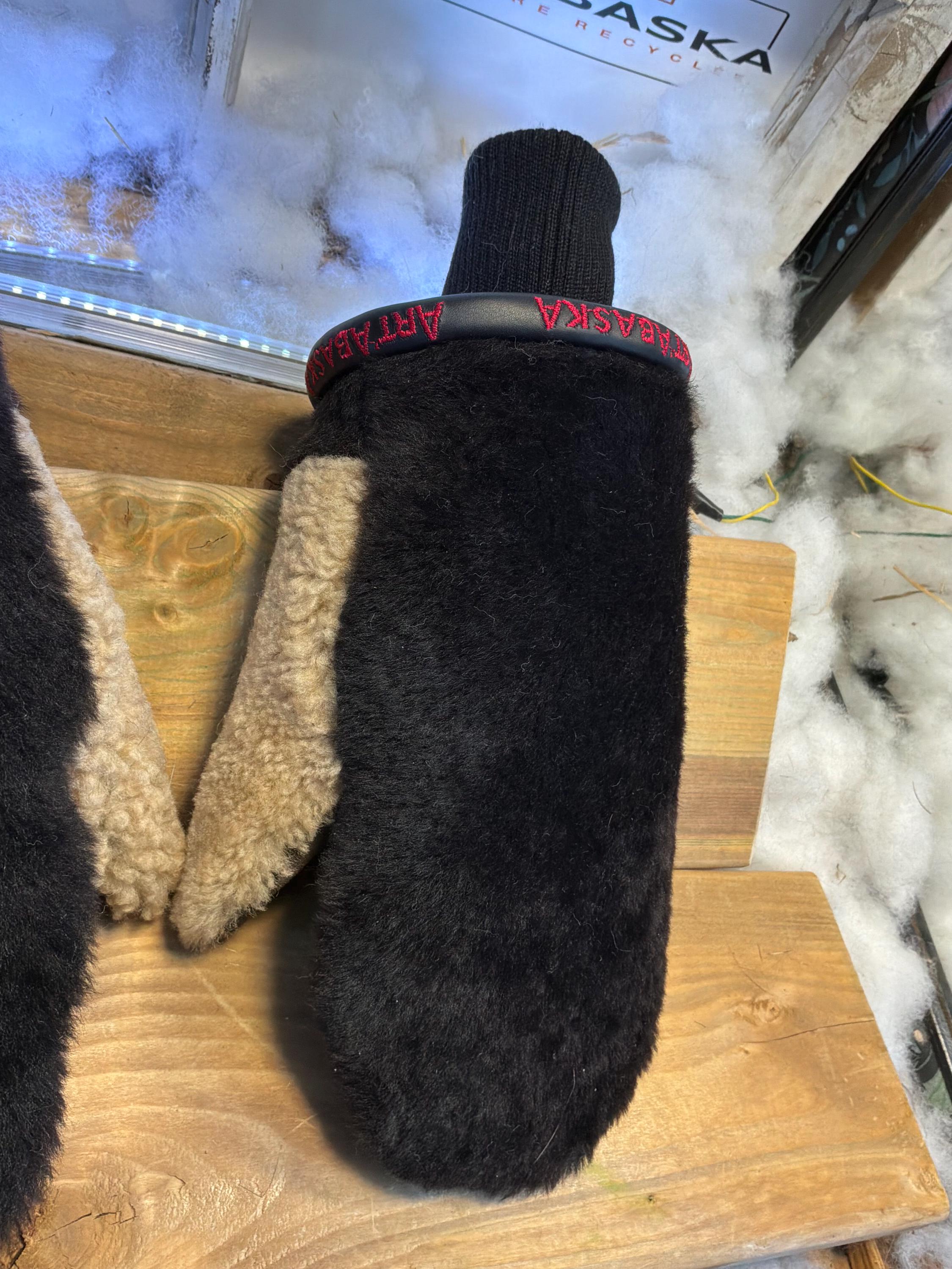 Mitaines de ville X-Large Anette en fourrure recyclée – Faites à la main au Québec – Légères, élégantes, confort urbain – ArtAbaska