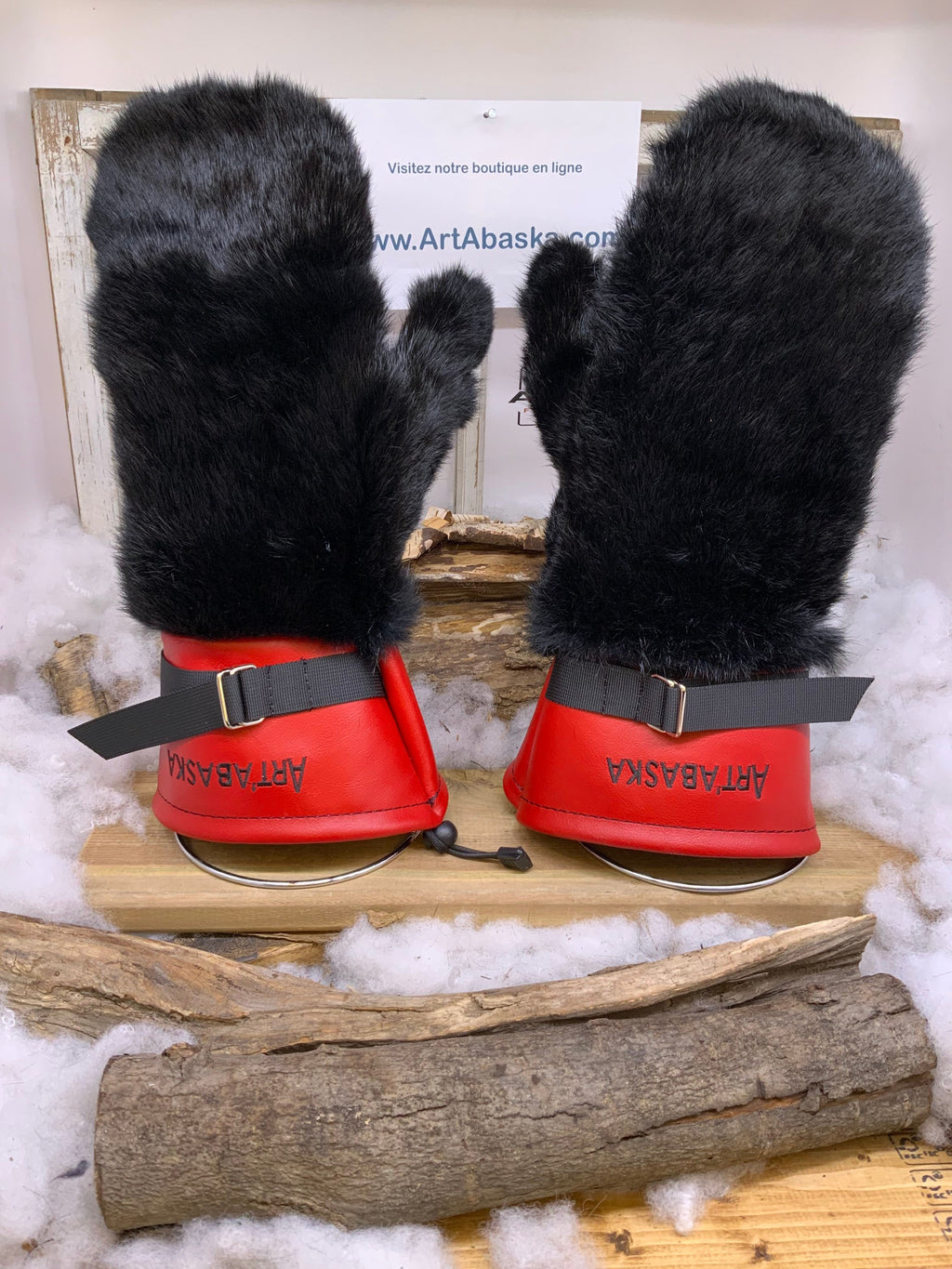 Mitaines Hélèna X Large – Fourrure de lapin noir recyclé et cuir rouge vibrant Québec fait à la main pièce unique