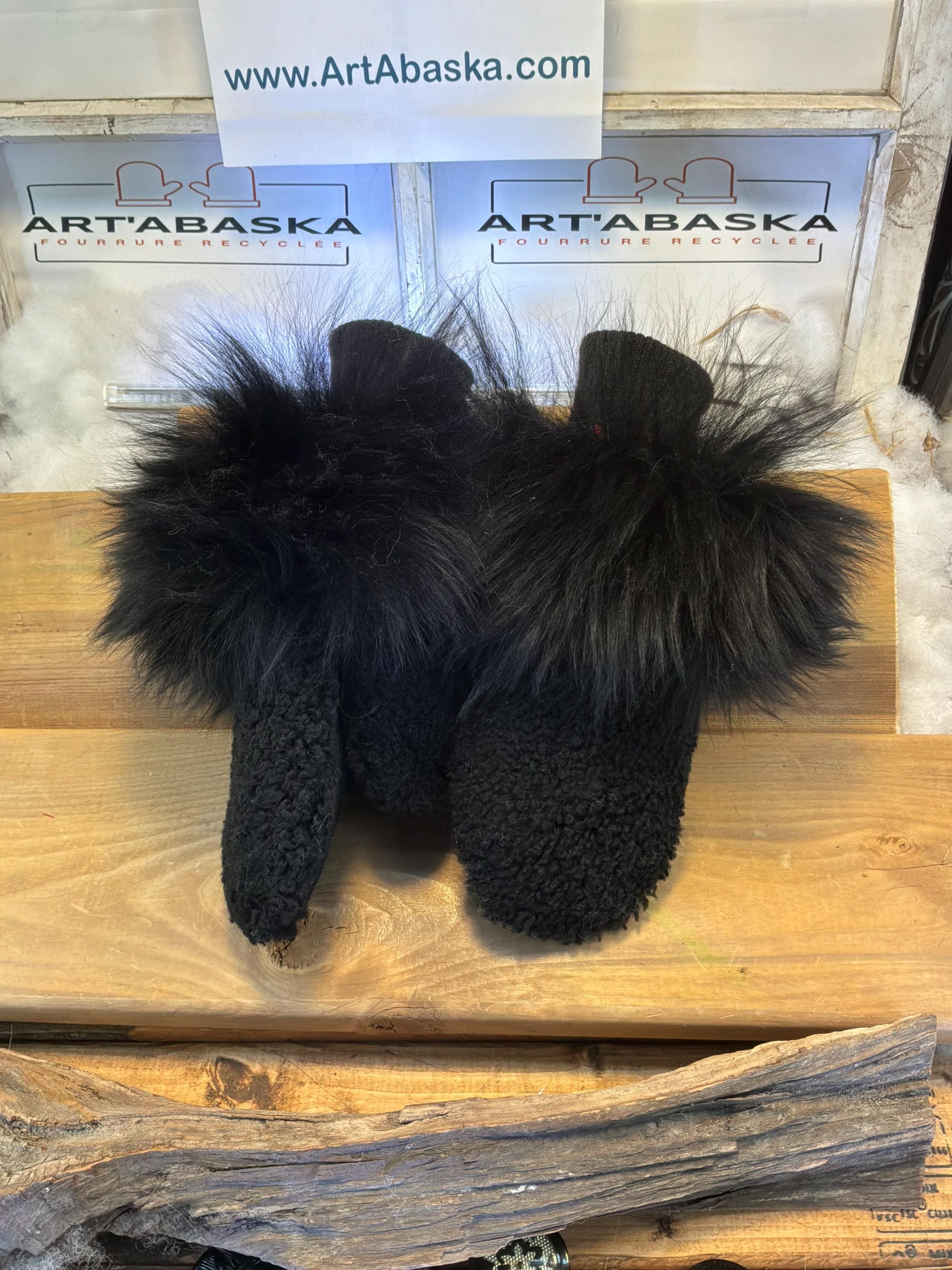 Mitaines de ville Small Antoinette en fourrure recyclée – Faites à la main au Québec – Légères, élégantes, confort urbain La panthère noire