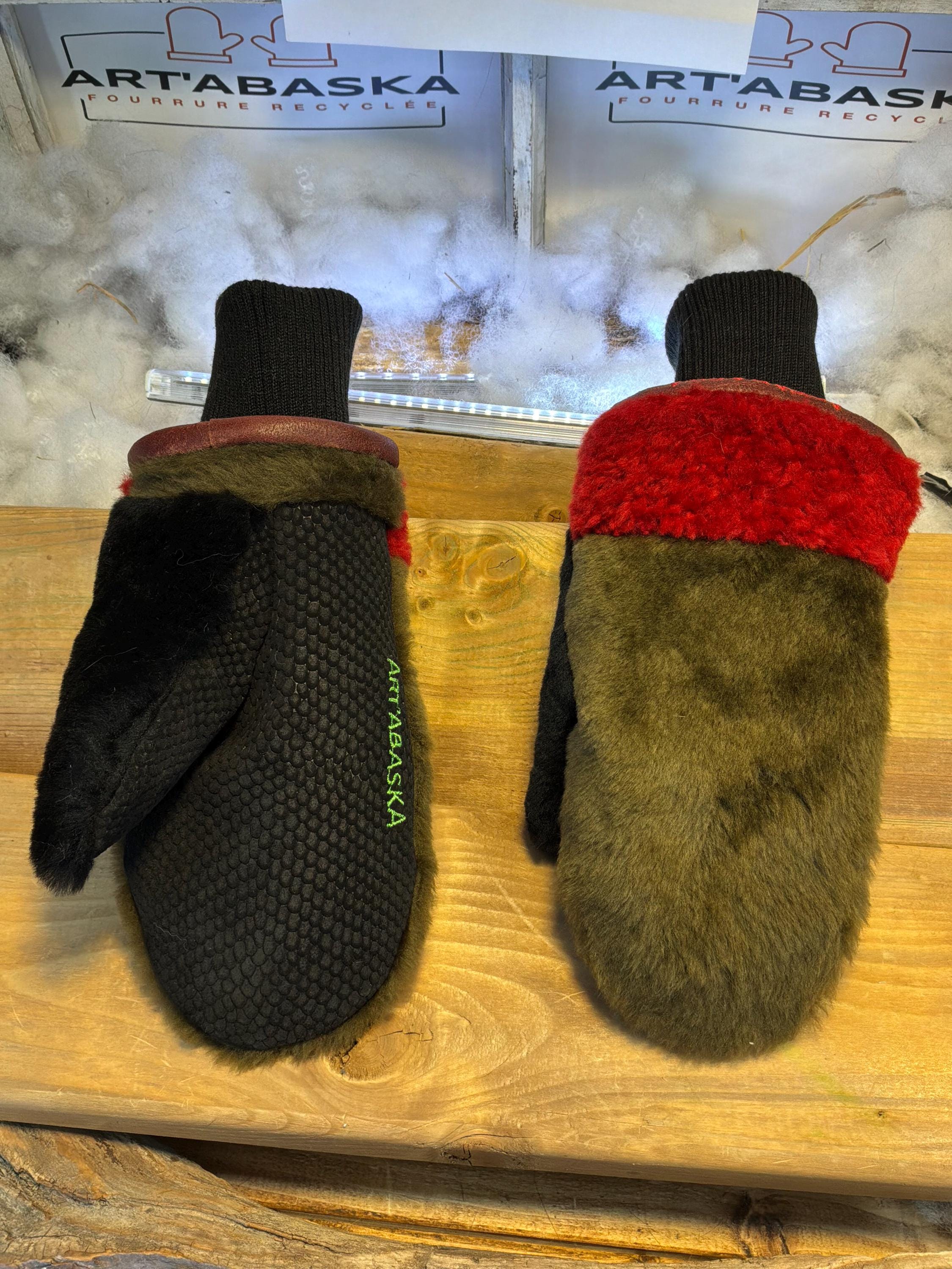 Mitaines de ville Large Éliane en fourrure recyclée – Faites à la main au Québec – Légères, élégantes, confort urbain – ArtAbaska