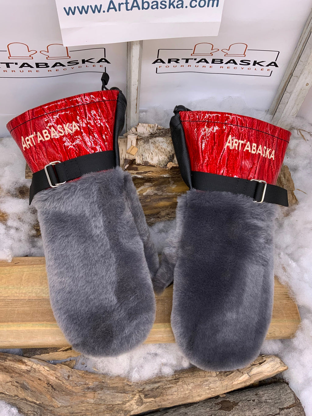 Mitaines Marie-Thérèse Large mouton rasé gris bleu cuir noir rouge embossé ArtAbaska fait à la main Québec