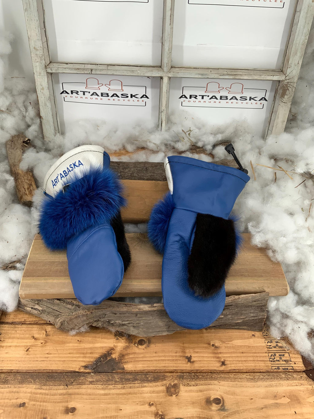 Mitaines Yvonne Medium - Cuir et fourrures recyclées renard bleu et cuir bleu blanc, pièce unique élégante fait à la main Québec