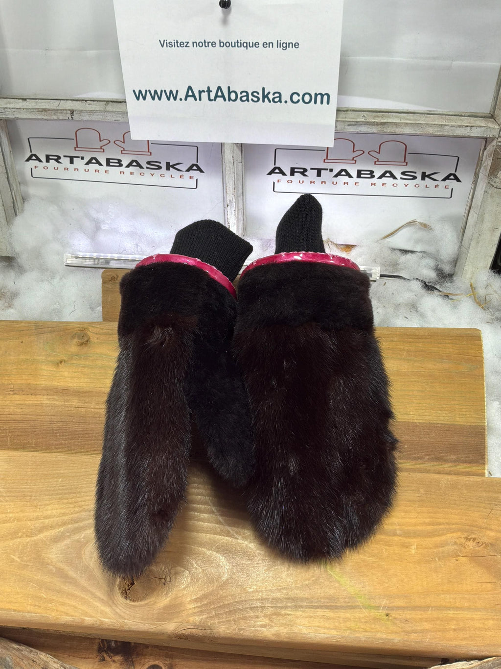 Mitaines de ville Medium Gilberte en fourrure recyclée – Faites à la main au Québec – Légères, élégantes, confort urbain – ArtAbaska