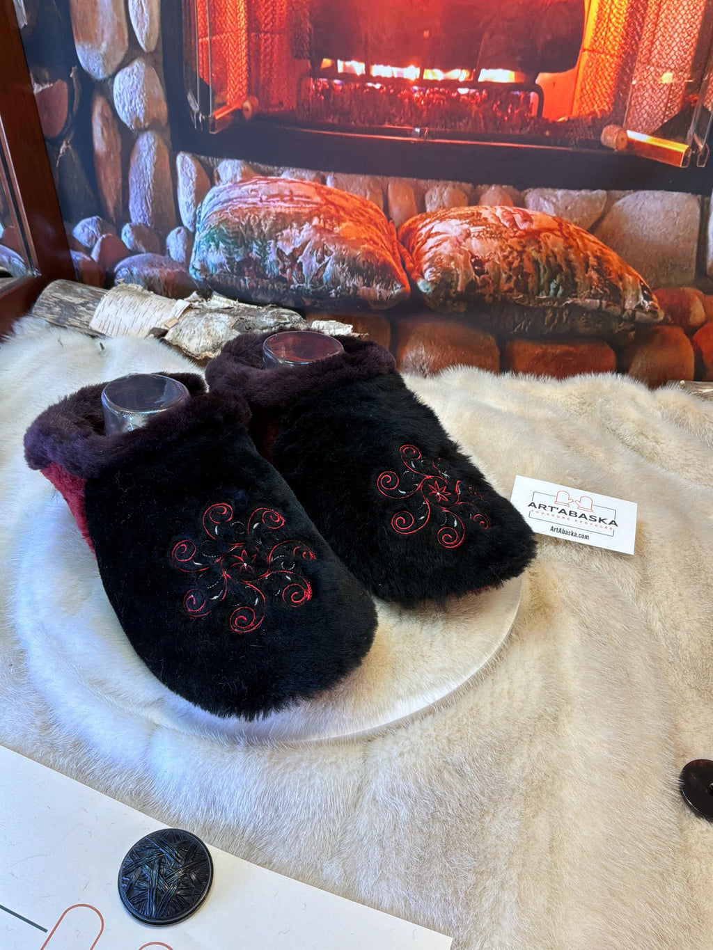 Slipper Ida pointure 9 femme – Sherling italien & cuir recyclé, pièce unique faite à la main au Québec Édition Brodée