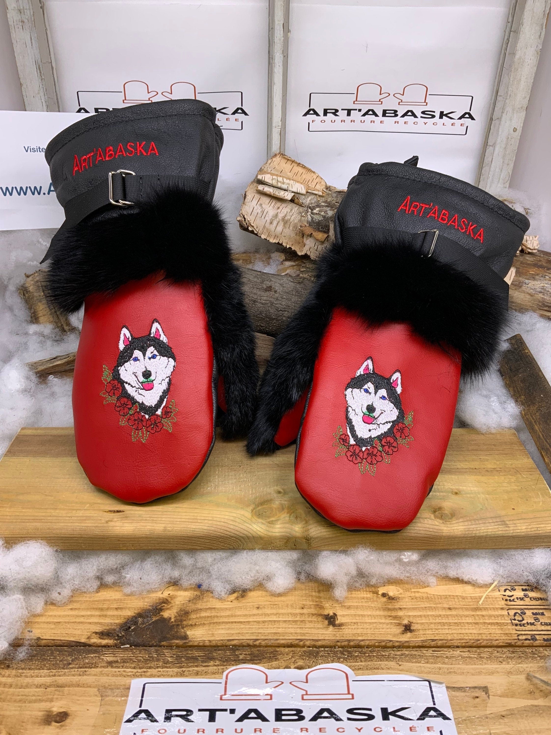 Mitaines Liliane cuir rouge noir brodé tête de chien fourrure renard lapin recyclé fait à la main Large ULTRA-CHAUDE Québec unique